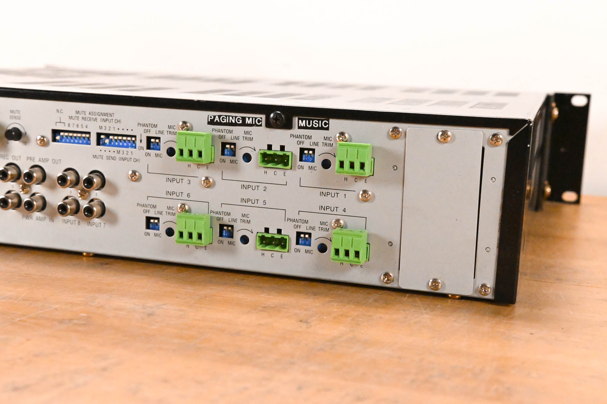 TOA A-724 240-Watt Rackmount Amplifier/Mixer