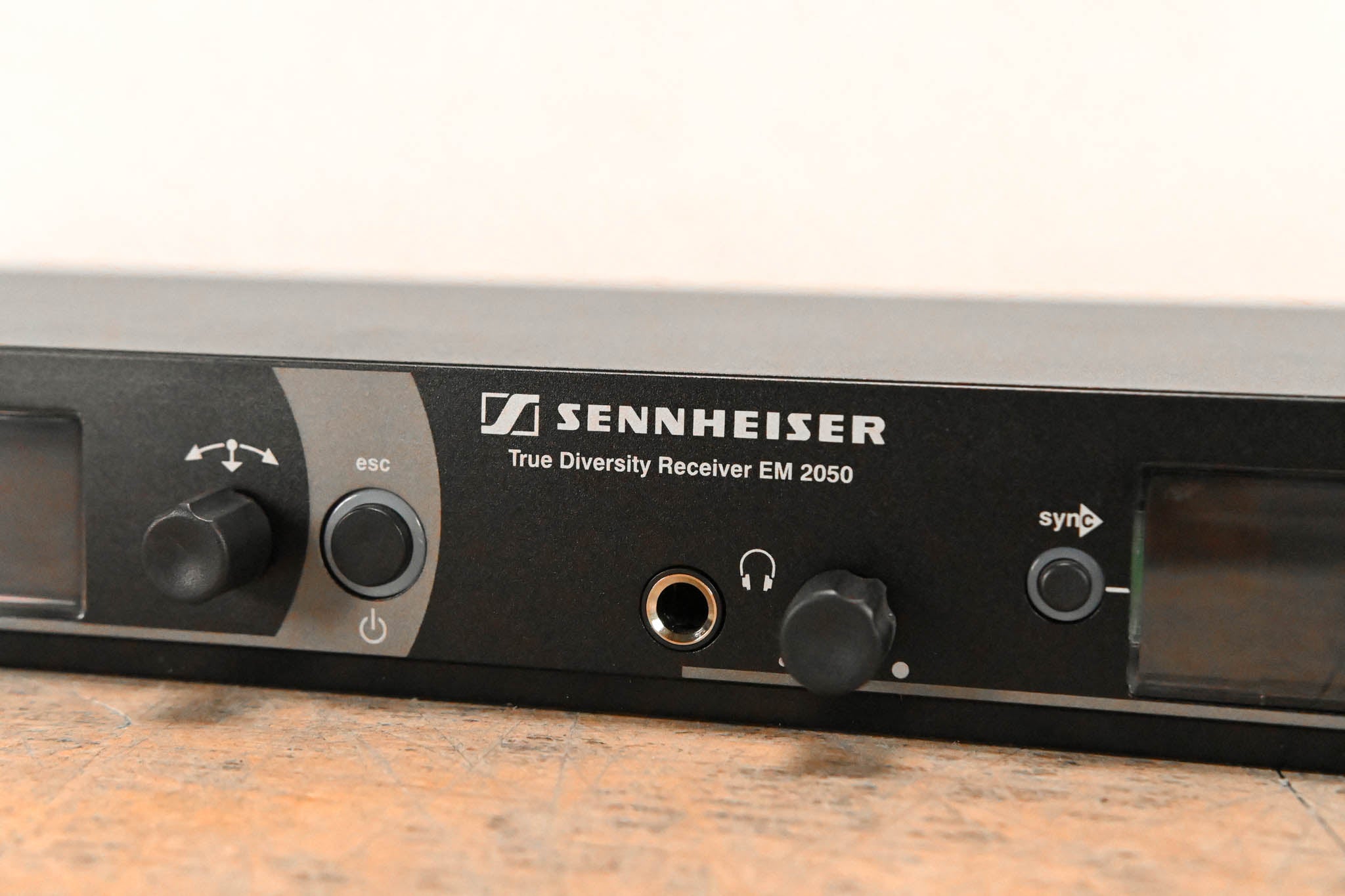 Sennheiser EM 2050 Dual-Channel Wireless Receiver Aw Range: 516-558 MHz