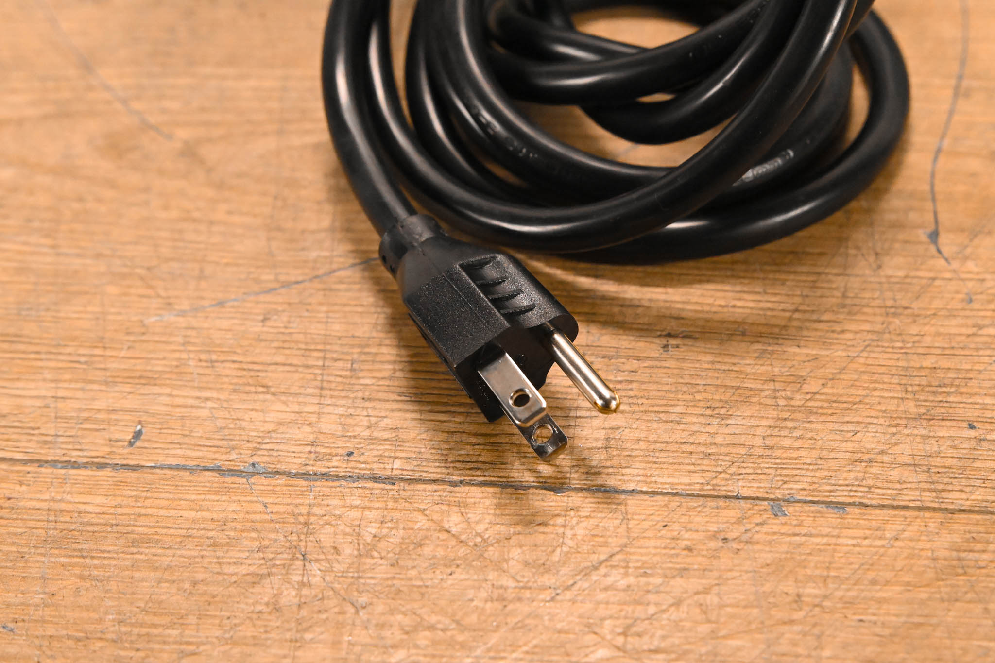 APC SMT1000RM2UC Smart-UPS Battery Backup w/ SmartConnect