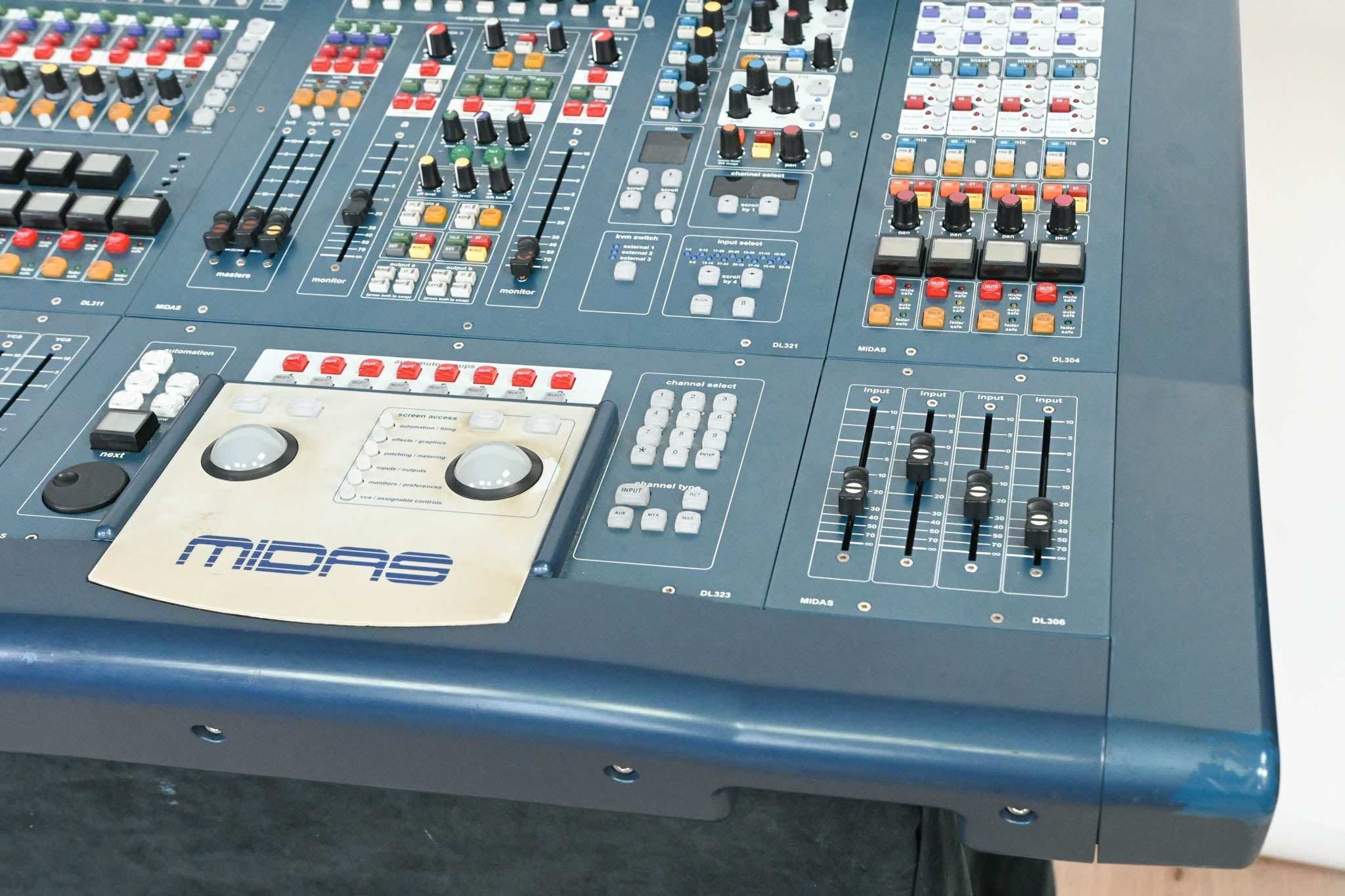 Midas PRO3 Live Digital Audio Mixing Control Surface with DL371 Engine