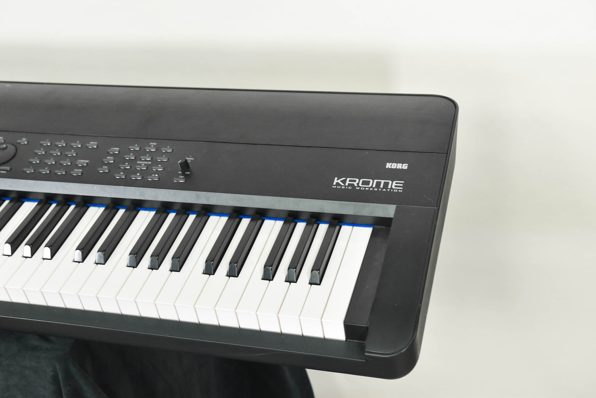 Korg Krome-88 88-Key Synthesizer Workstation Keyboard