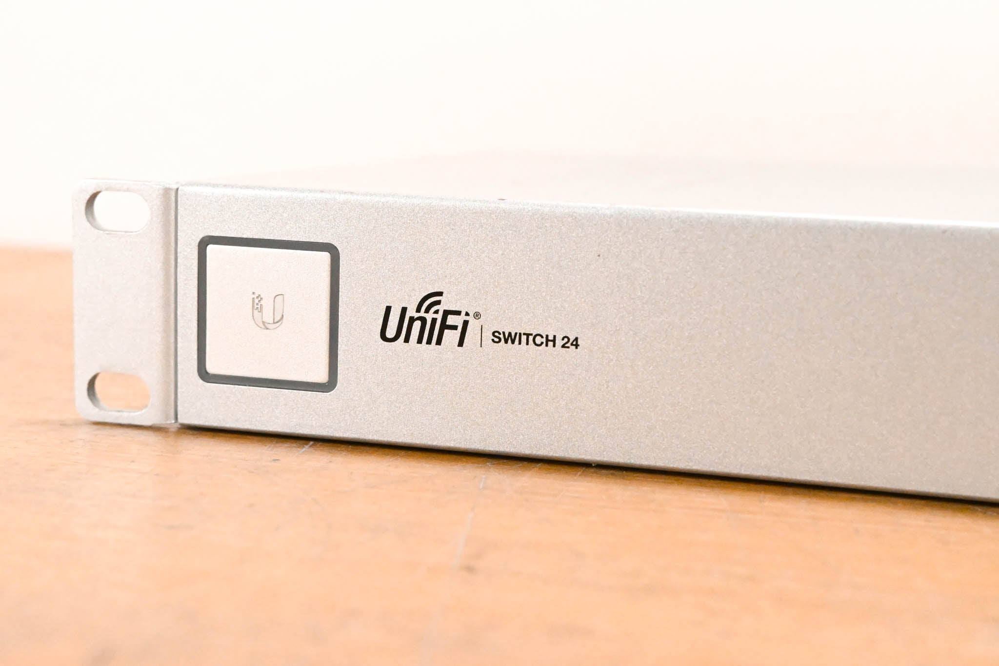 Ubiquiti UniFi US-24 Switch 24 24-Port Gigabit Ethernet Switch