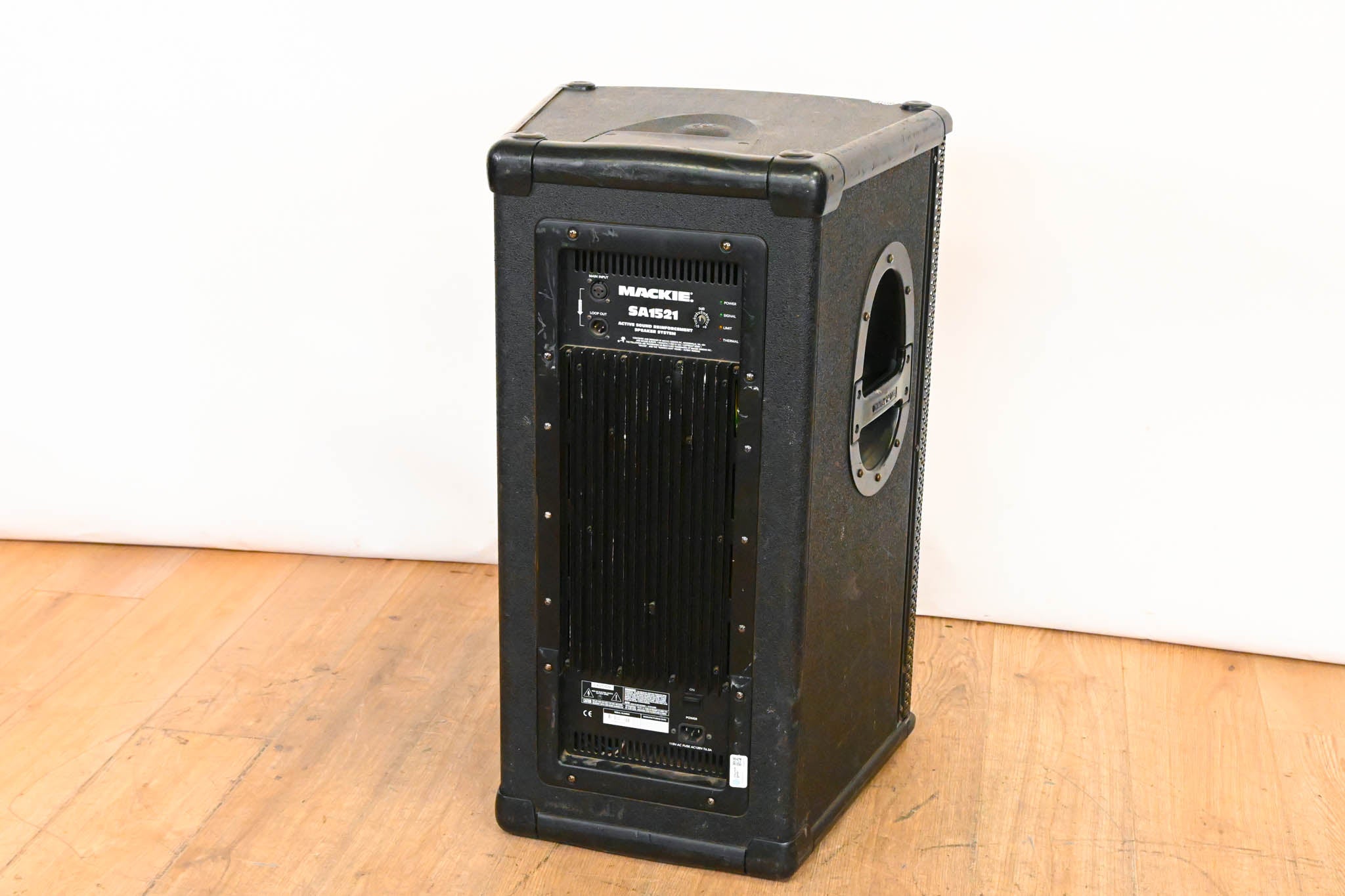 Mackie SA1521 15" Two-Way Powered Loudspeaker