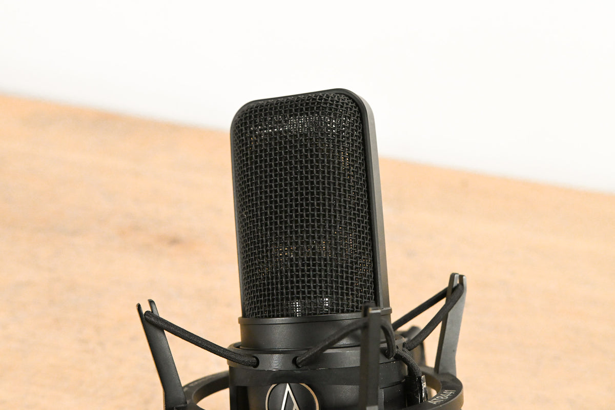 Audio-Technica AT4033 Cardioid Condenser Mic w/ AT8441 Shock Mount