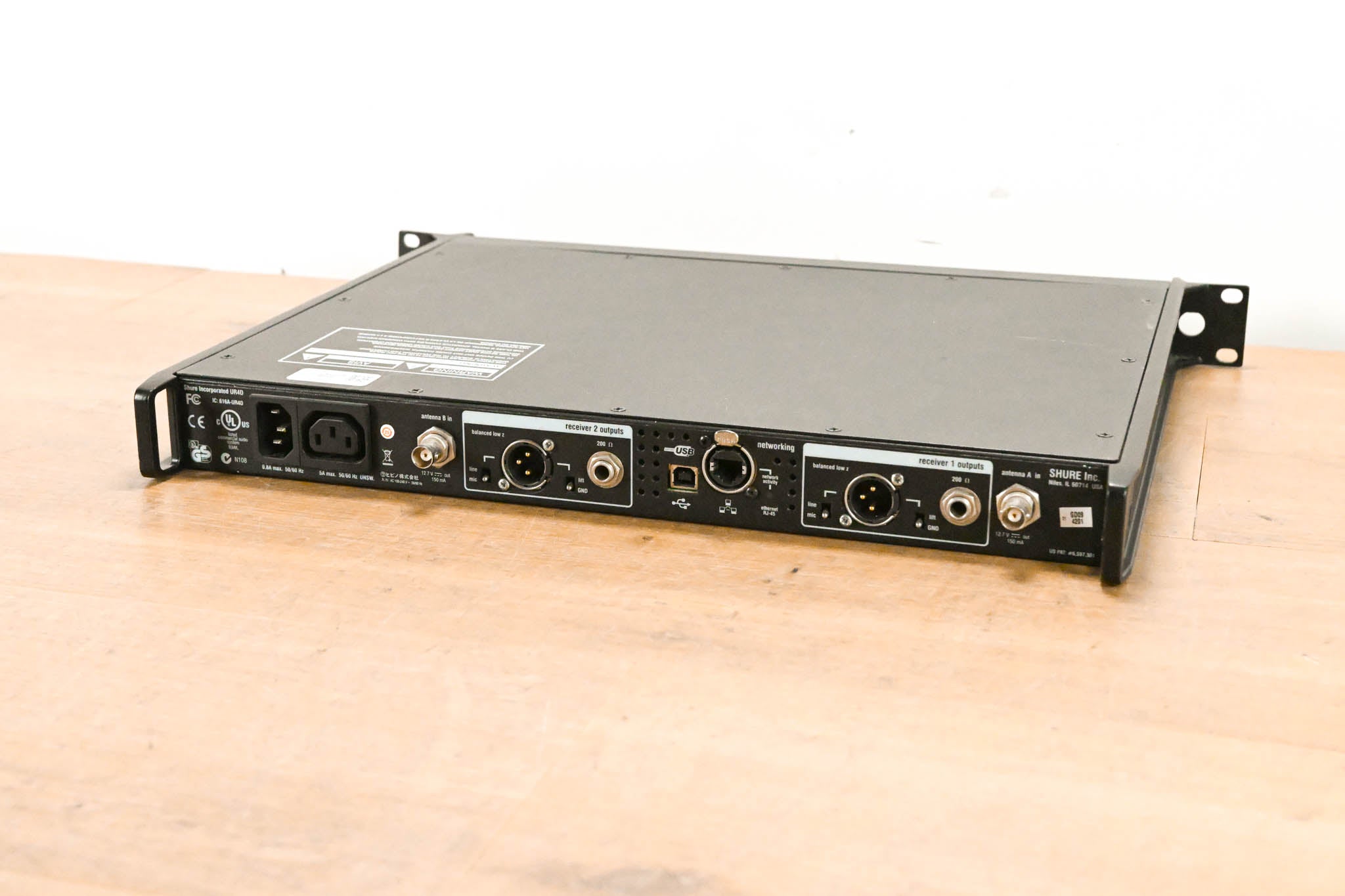 Shure UR4D Dual-Channel UHF Wireless Receiver - L3 Band: 638-698 MHz