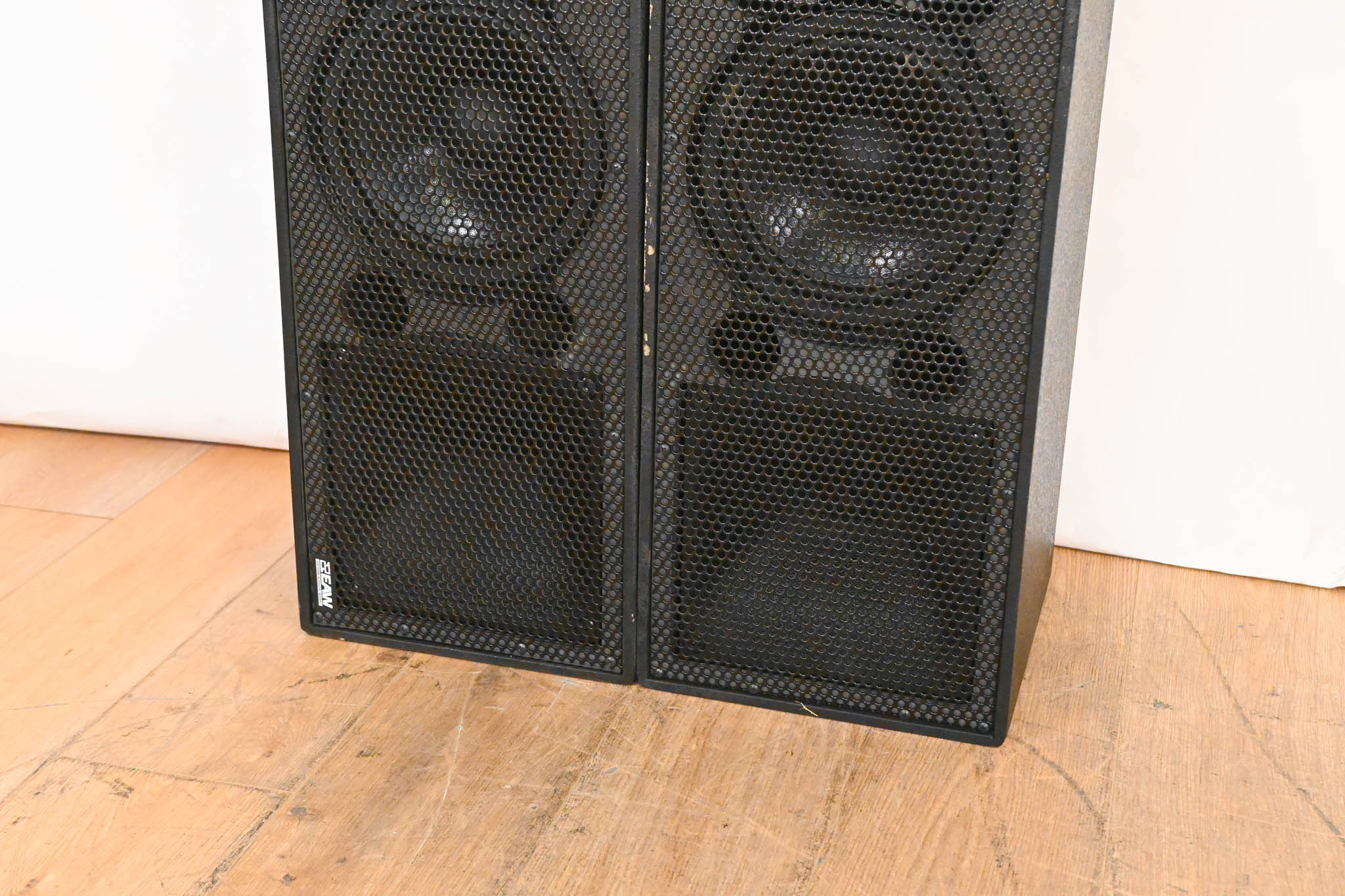 EAW UB82e 2-Way Passive Full Range Loudspeaker (PAIR)