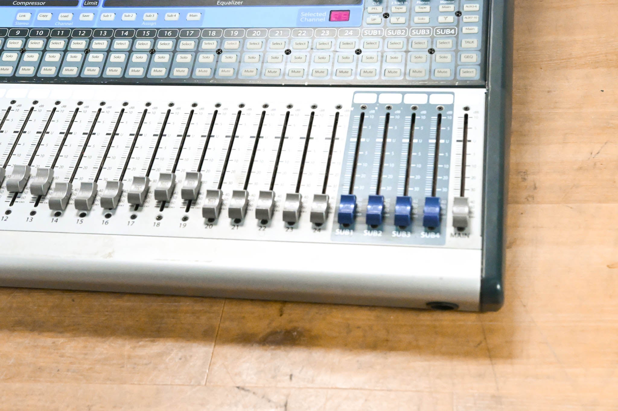 PreSonus StudioLive 24.4.2 24-Channel Digital Audio Mixer