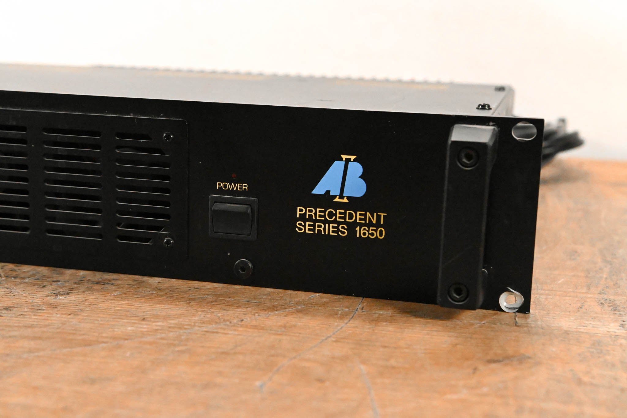 AB International 1650 2-Channel Power Amplifier