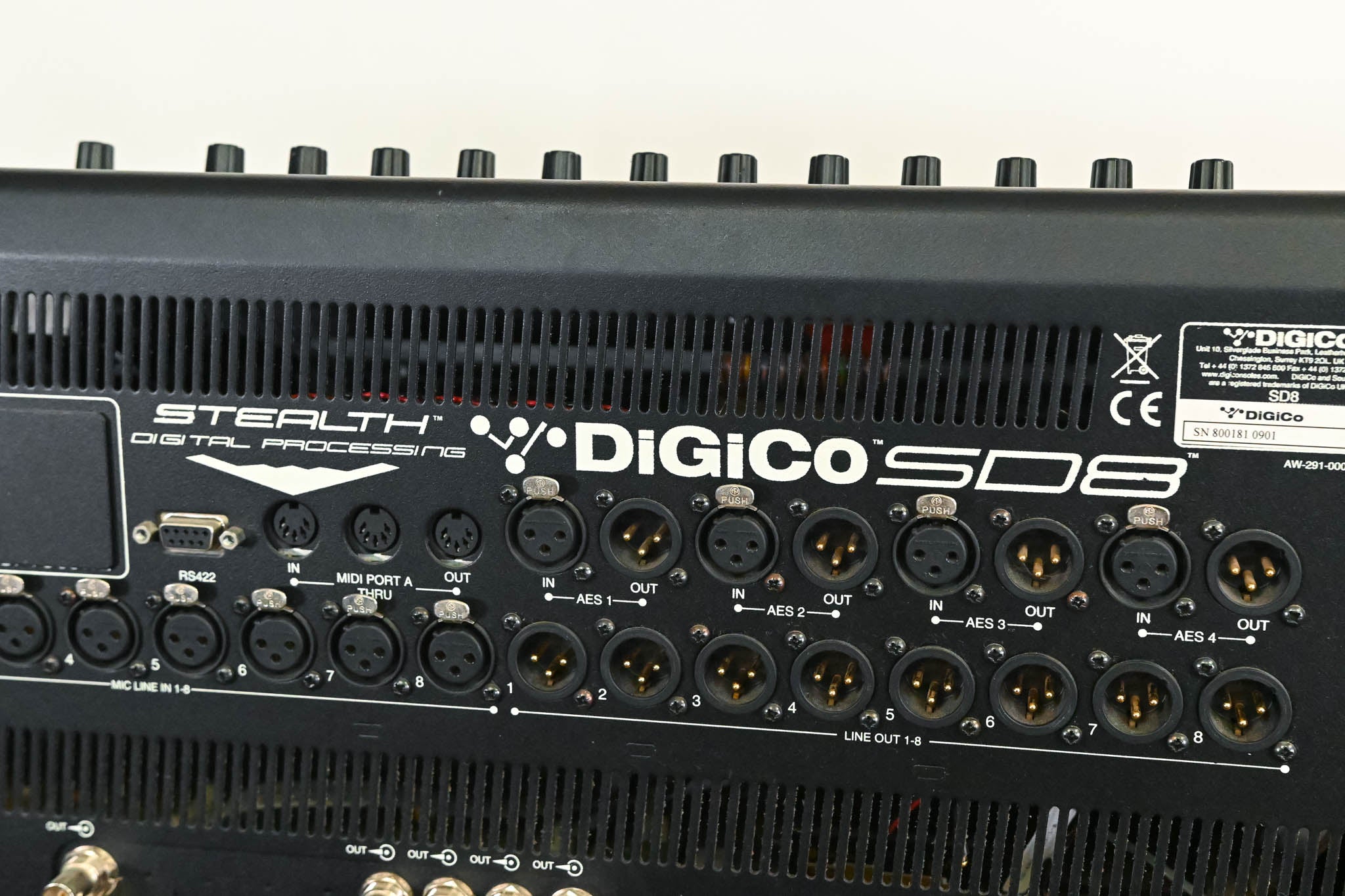 DiGiCo SD8 120-Channel Digital Mixing Console with Road Case