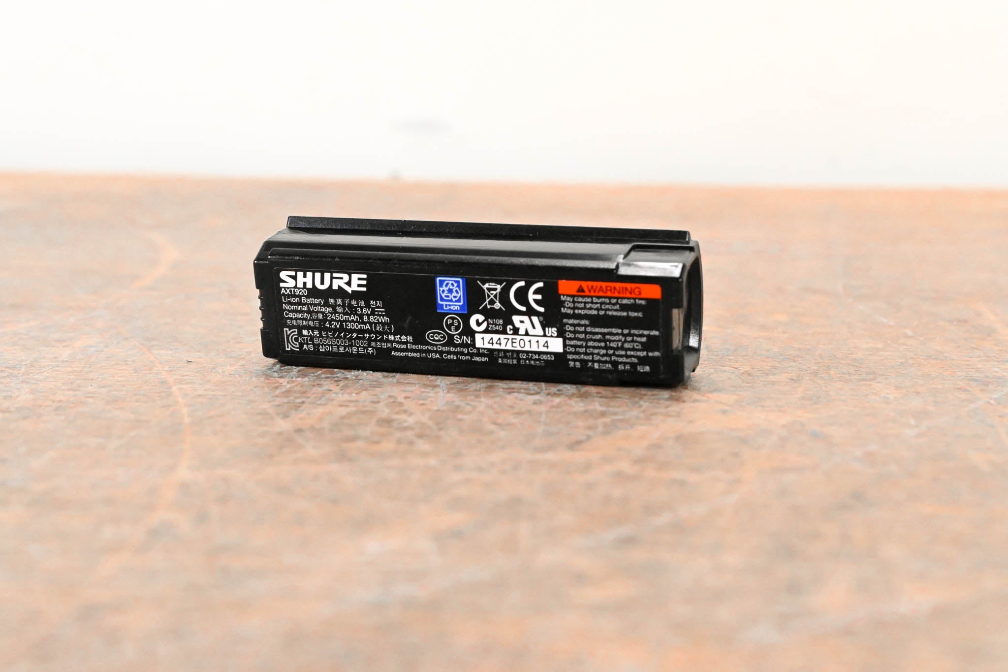 Shure AXT920 Axient Handheld Rechargeable Battery