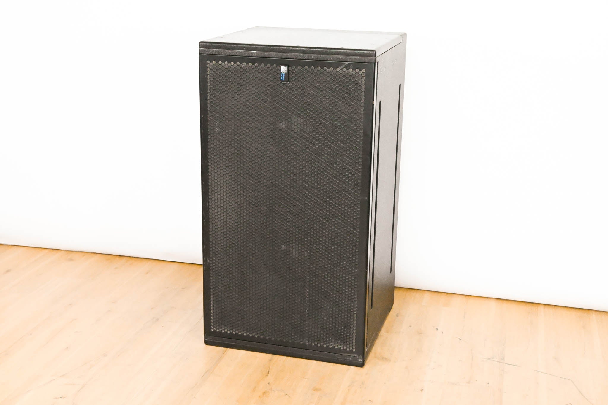 Meyer Sound 600-HP Compact High-Power Subwoofer