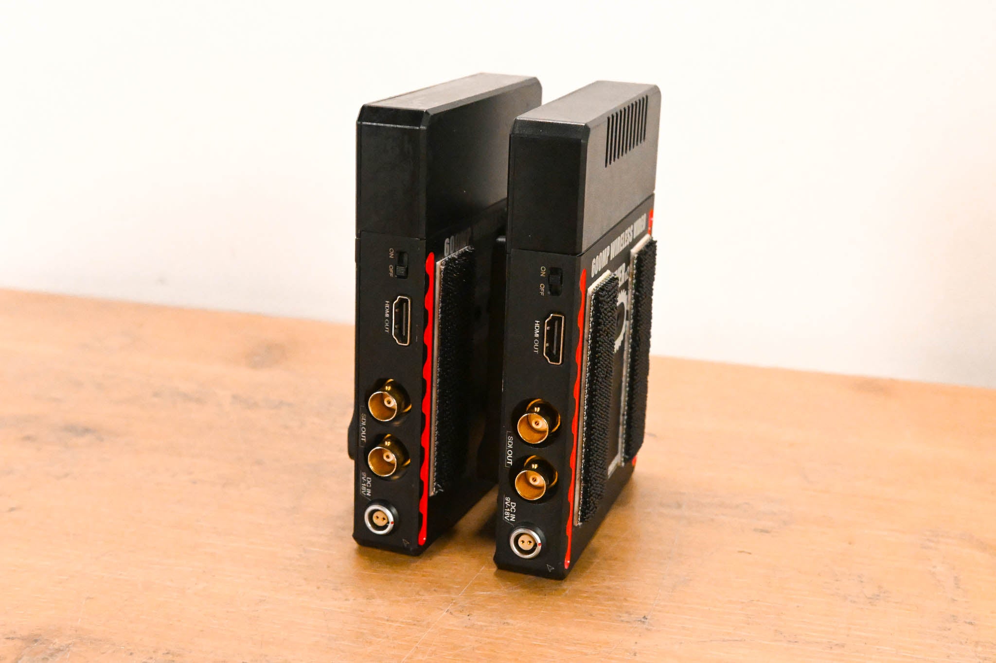 CINEGEARS Ghost-Eye 600MP v2 Wireless Video Transmission Kit w/ two RX