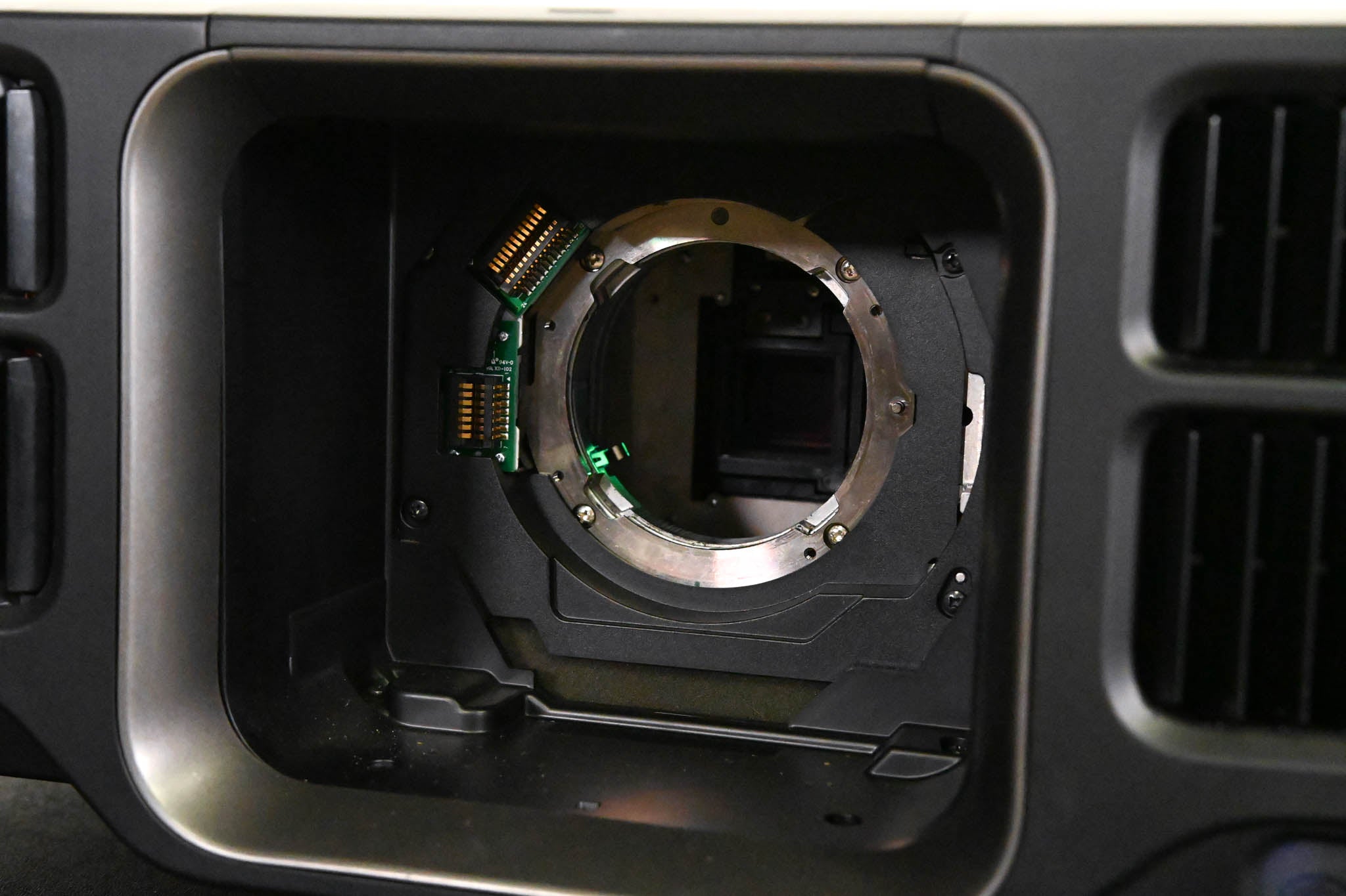 Epson L1505UH WUXGA 3LCD Laser Projector With Road Case