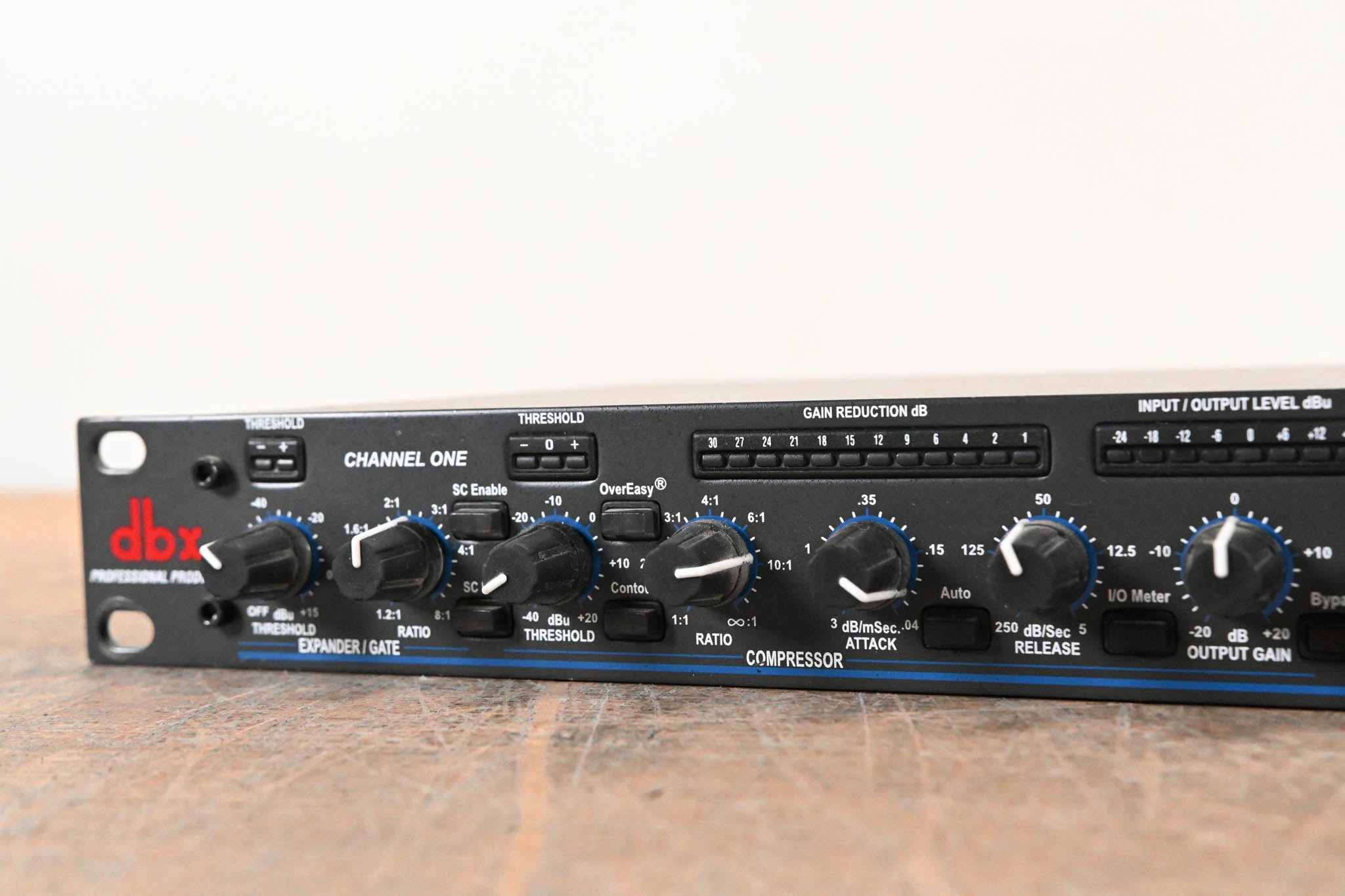 dbx 1066 2-Channel Compressor/Limiter/Gate