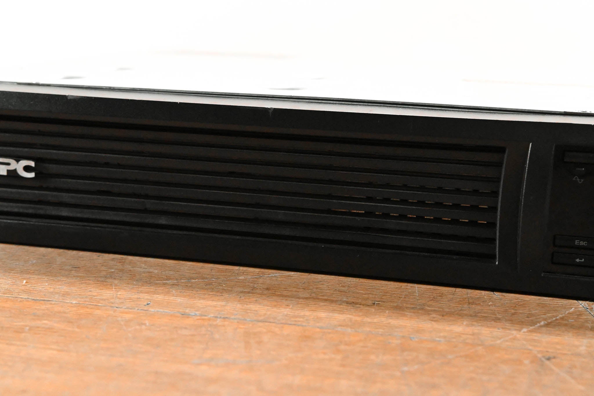 APC SMT750RM2U Smart-UPS Rackmount 2U