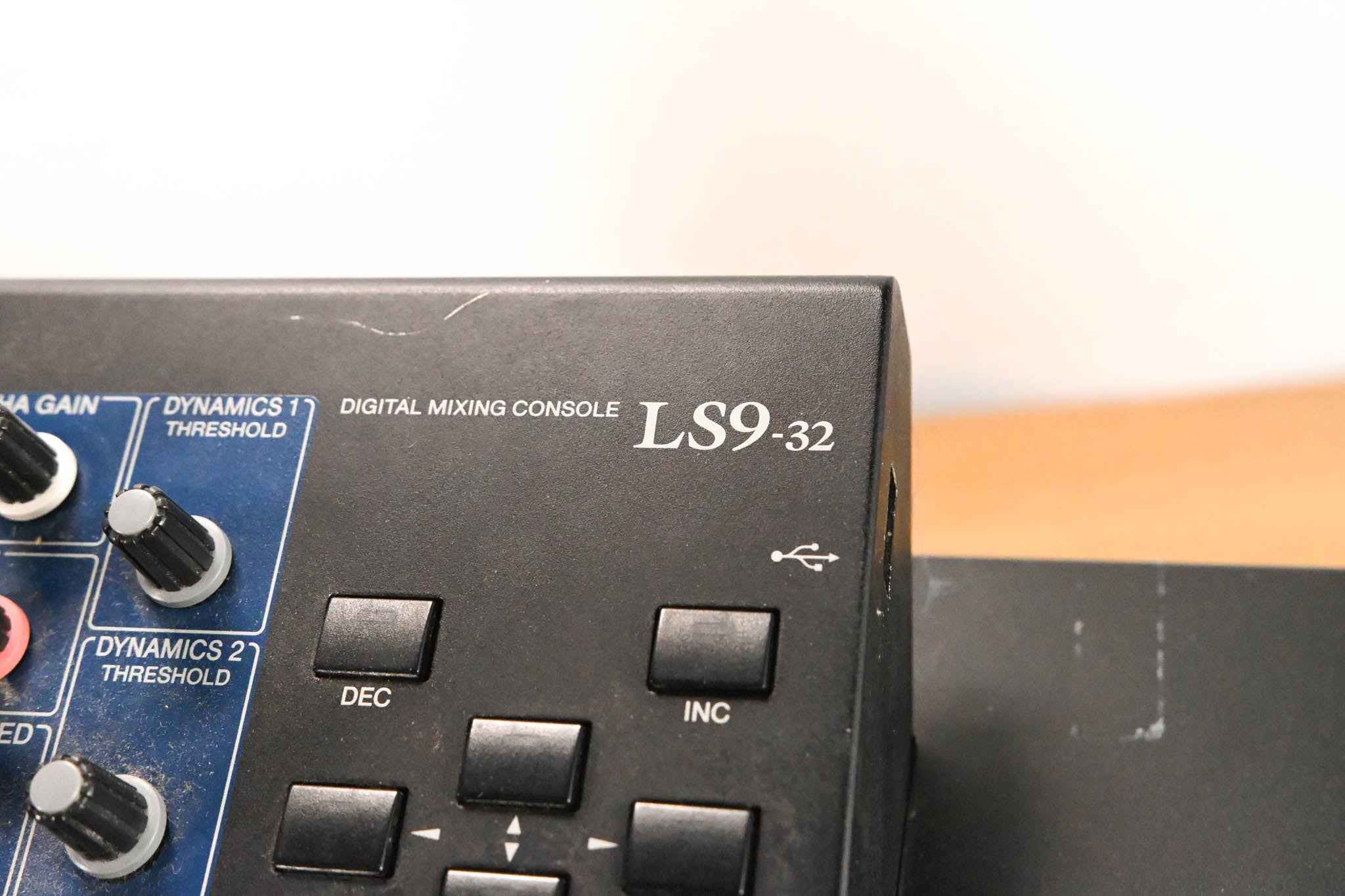 Yamaha LS9-32 32-Input Digital Mixing Console