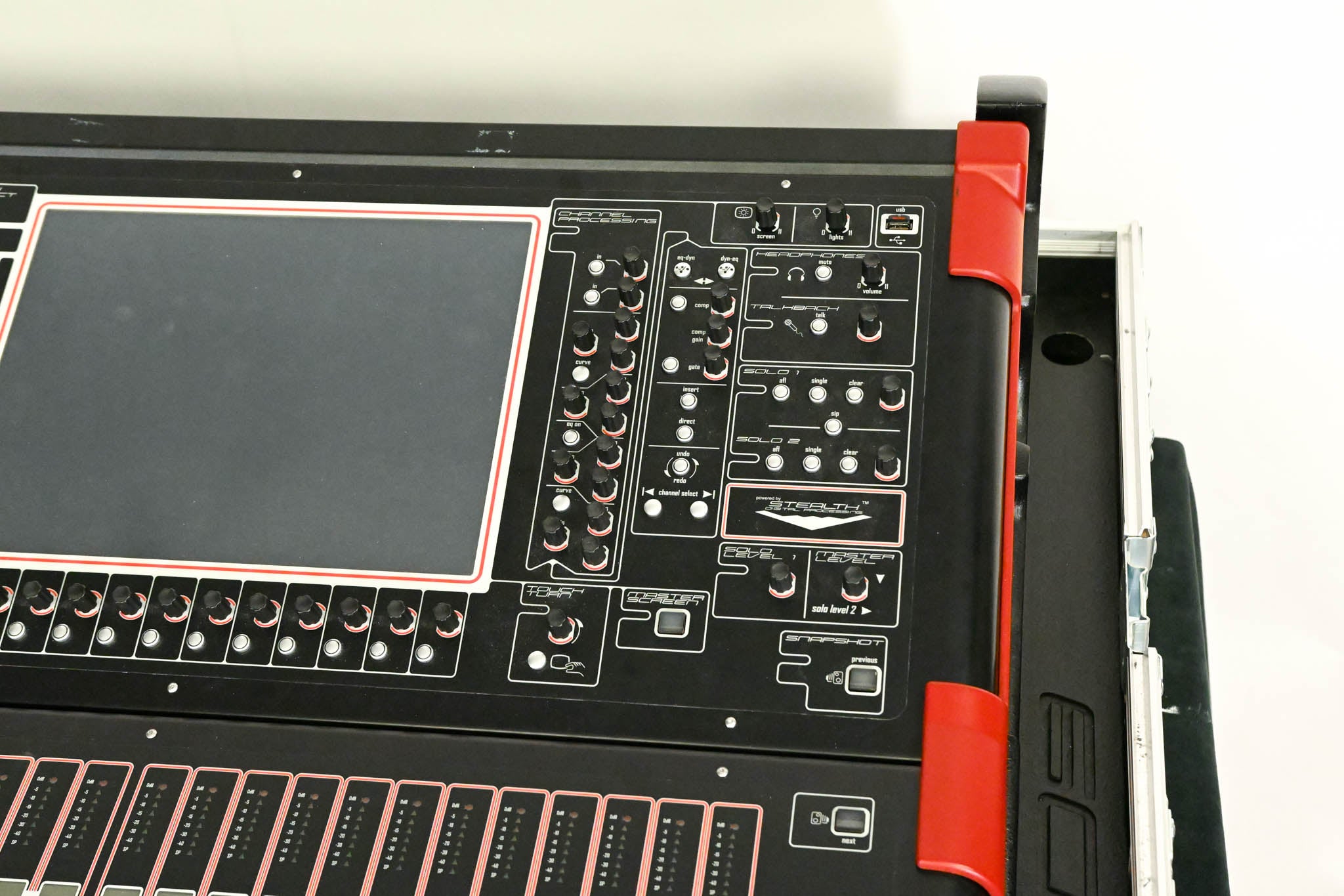DiGiCo SD9 Digital Mixing Console with Road Case