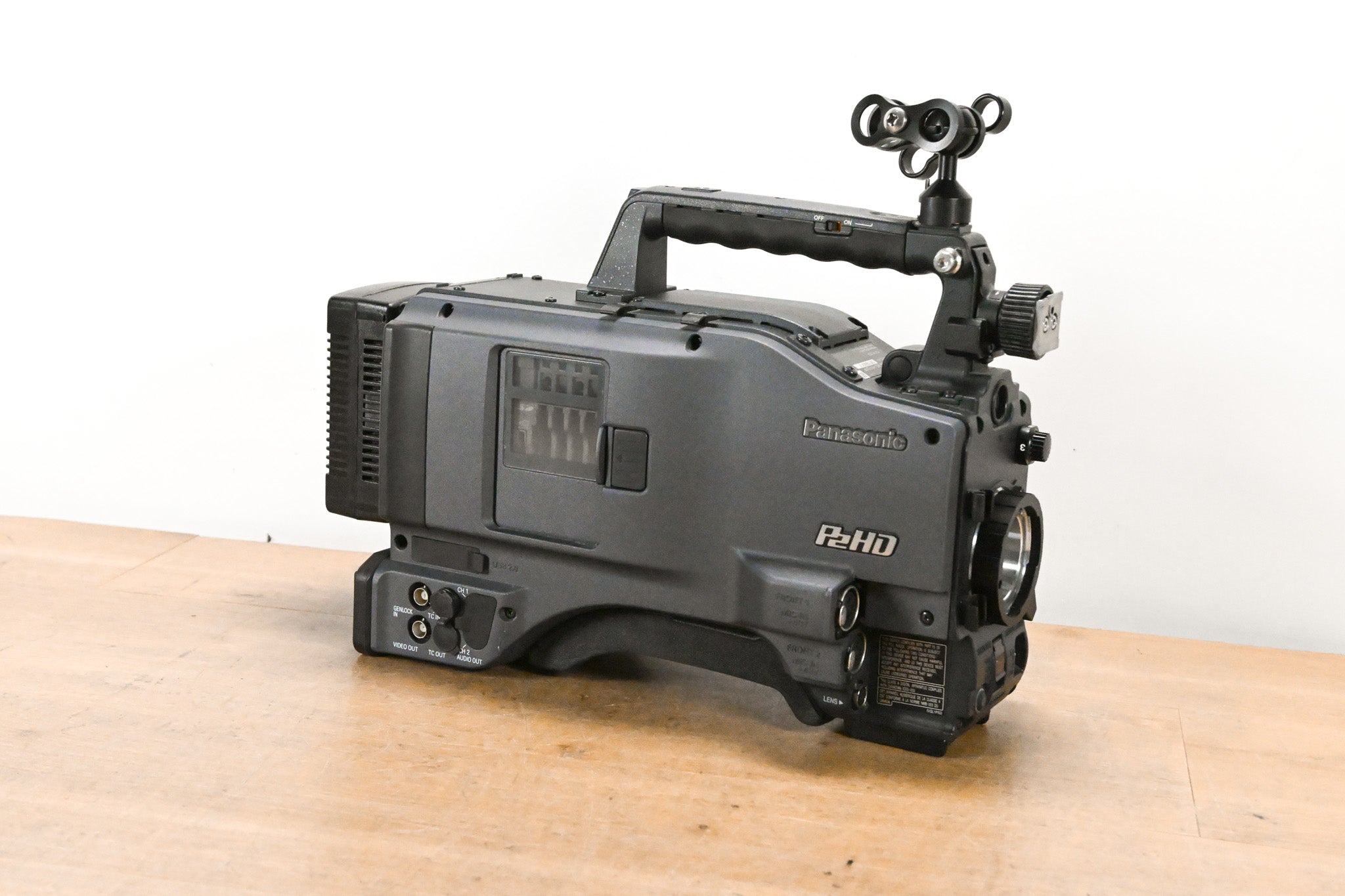 Panasonic AG-HPX500P 2/3" Shoulder-Mounted P2HD Camcorder