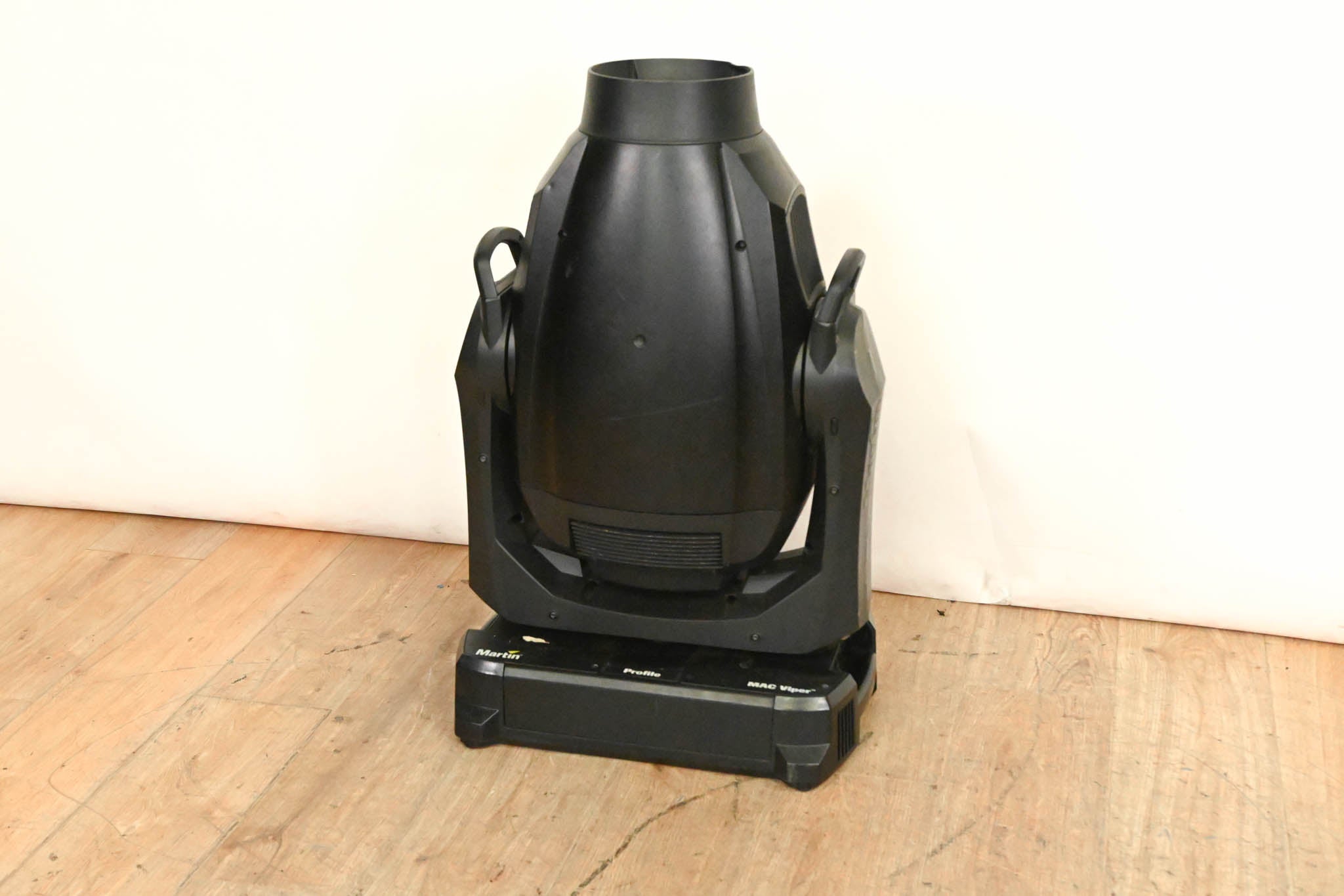 Martin MAC Viper Profile High Output Discharge-Based Moving Light