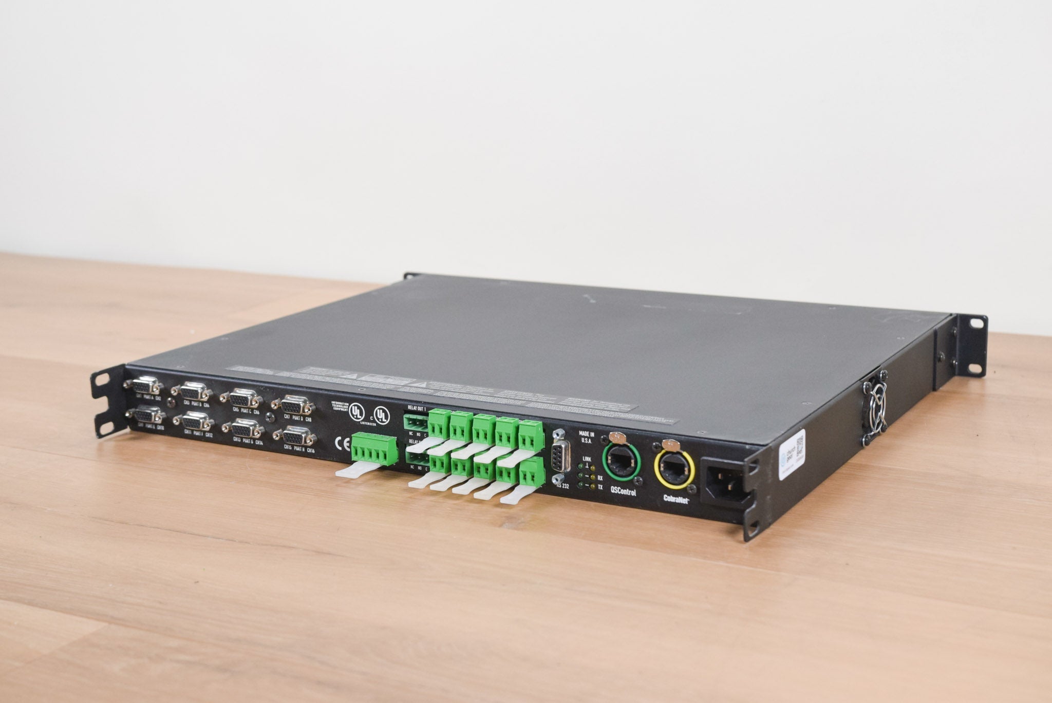 QSC Basis 904zz Amplifier/Loudspeaker Control Processor