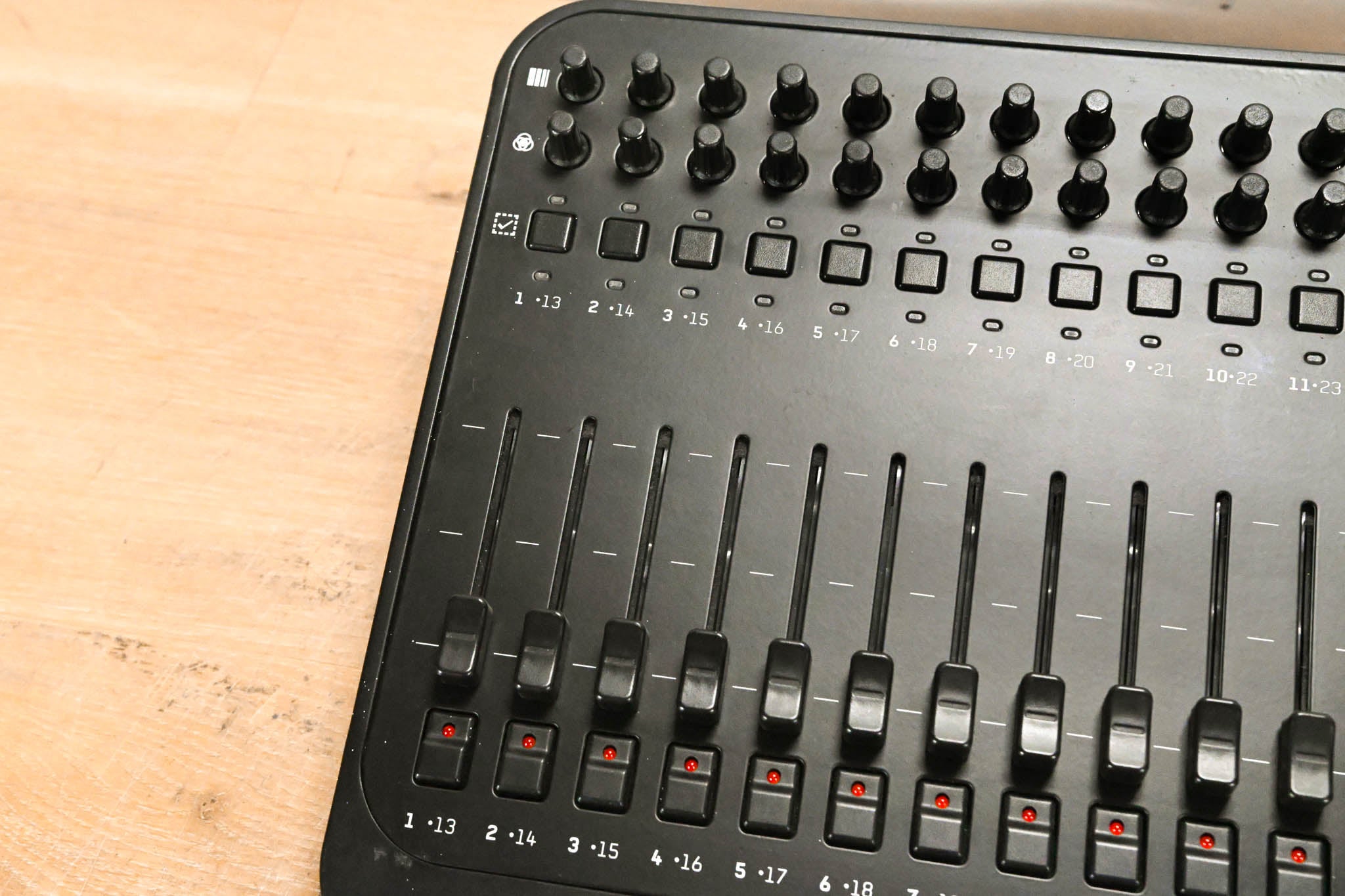 Jands Stage CL Compact Lighting Console (NO POWER SUPPLY)