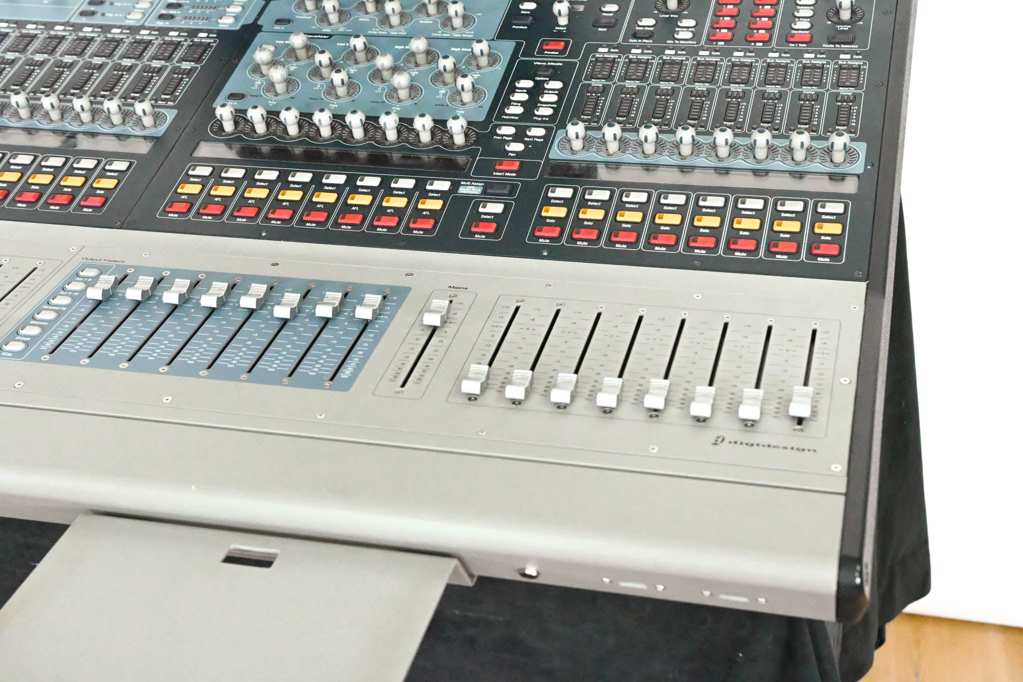 Digidesign VENUE Profile Digital Mixing Console with Mix Rack