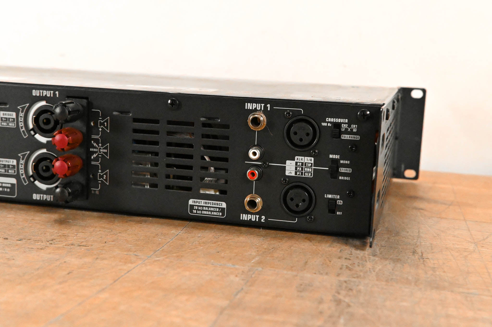 Behringer Europower EPQ1200 Stereo Power Amplifier