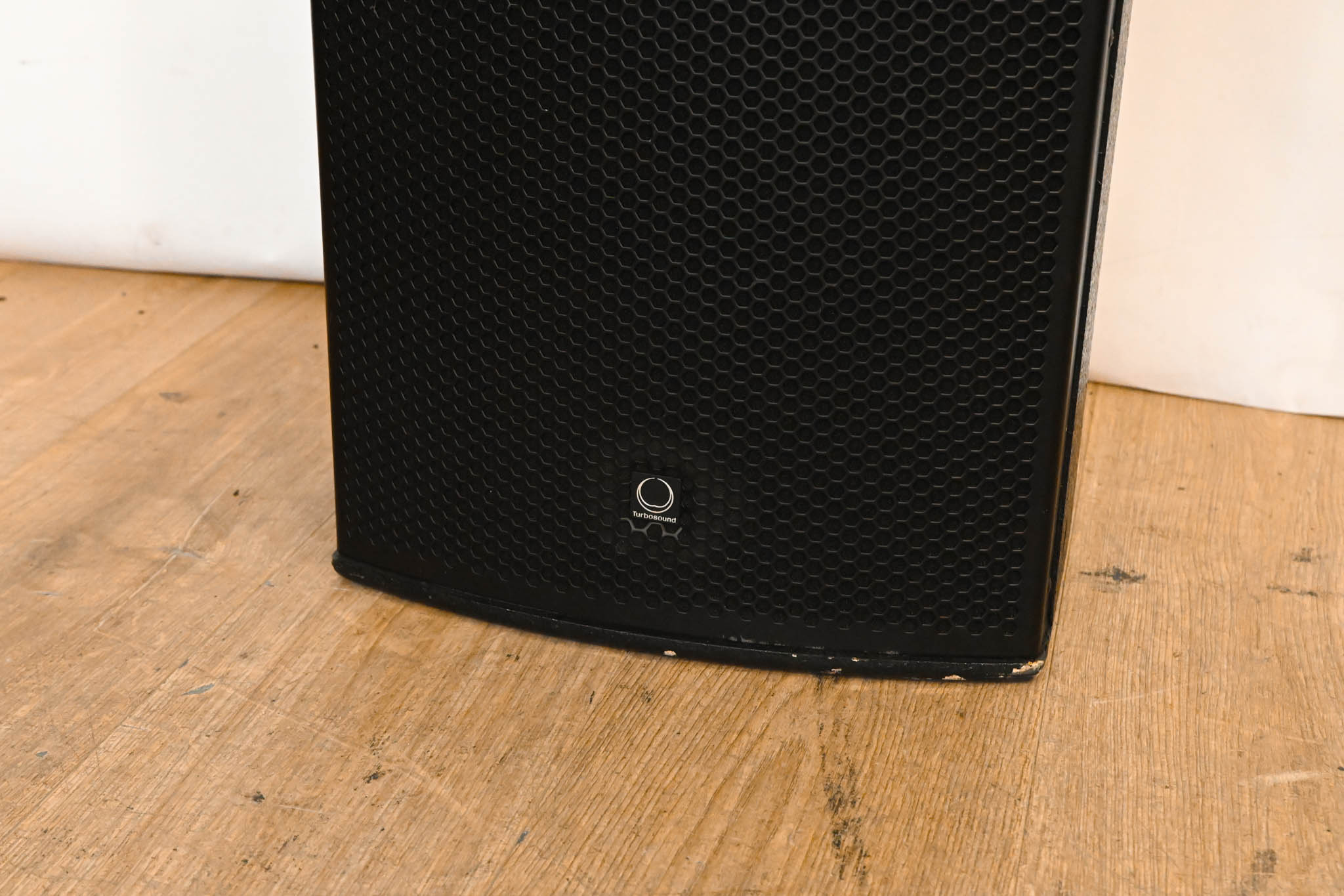Turbosound NuQ102-AN 10" 600W Loudspeaker w/ Klark Teknik DSP & Ultranet