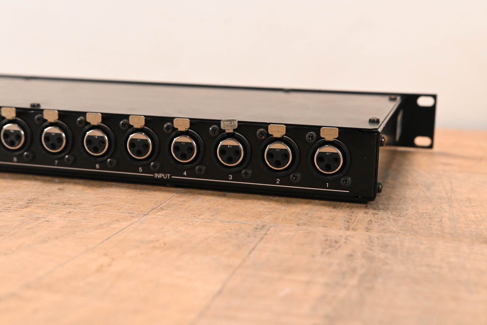 Yamaha MLA7 8-Channel Microphone/Line Amplifier