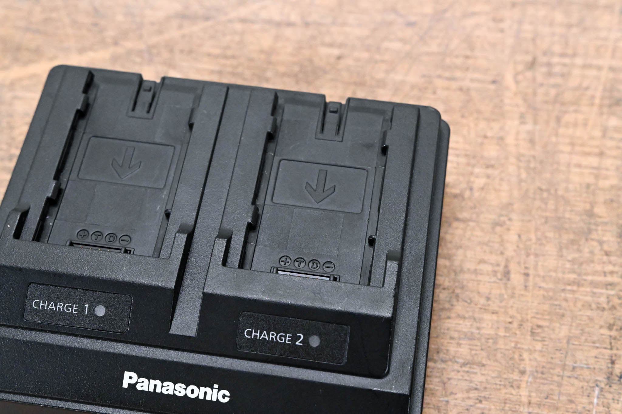 Panasonic AG-BRD50 Dual Battery Charger (NO POWER SUPPLY)