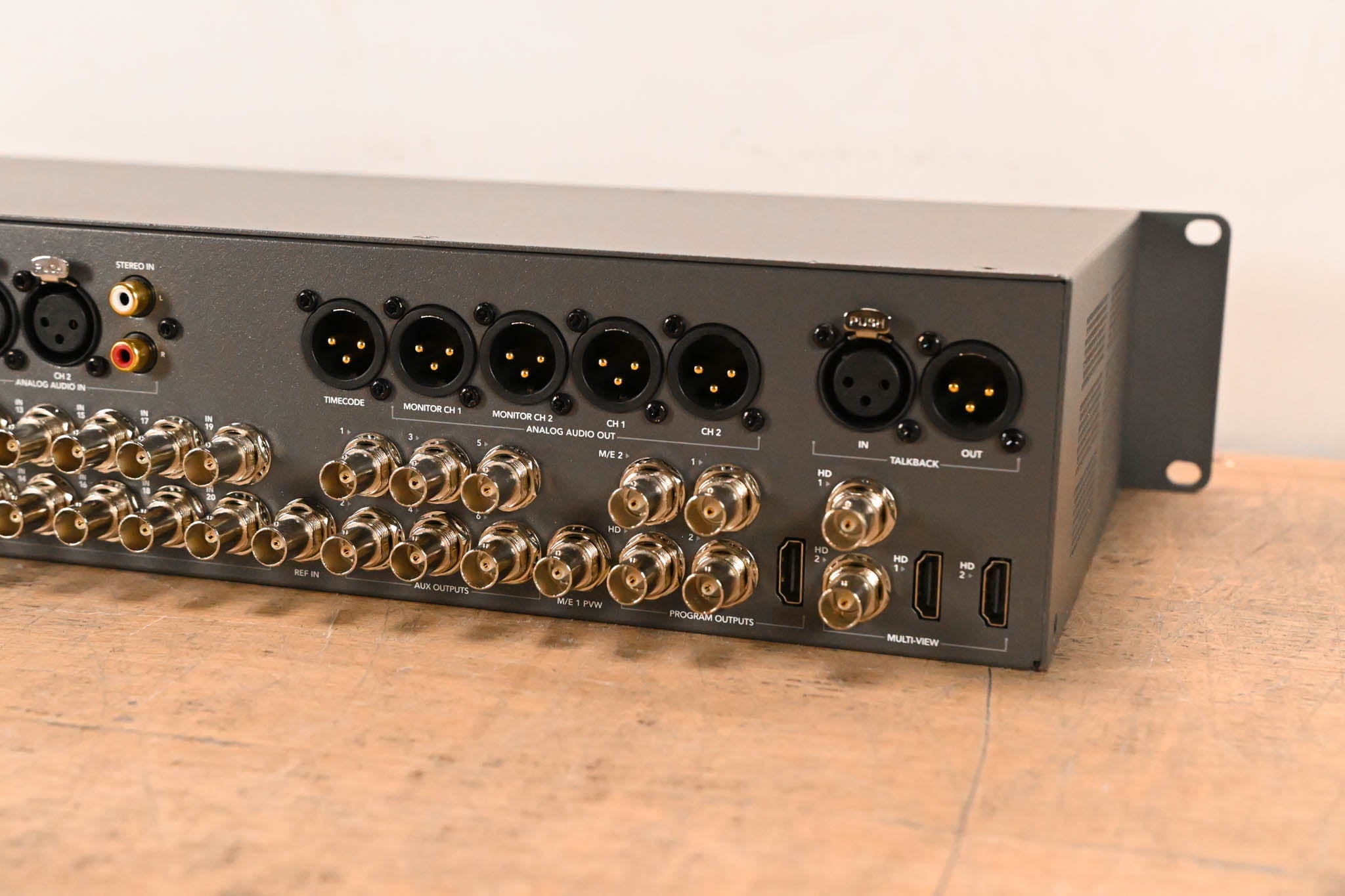 Blackmagic Design ATEM 2 M/E Production Studio 4K