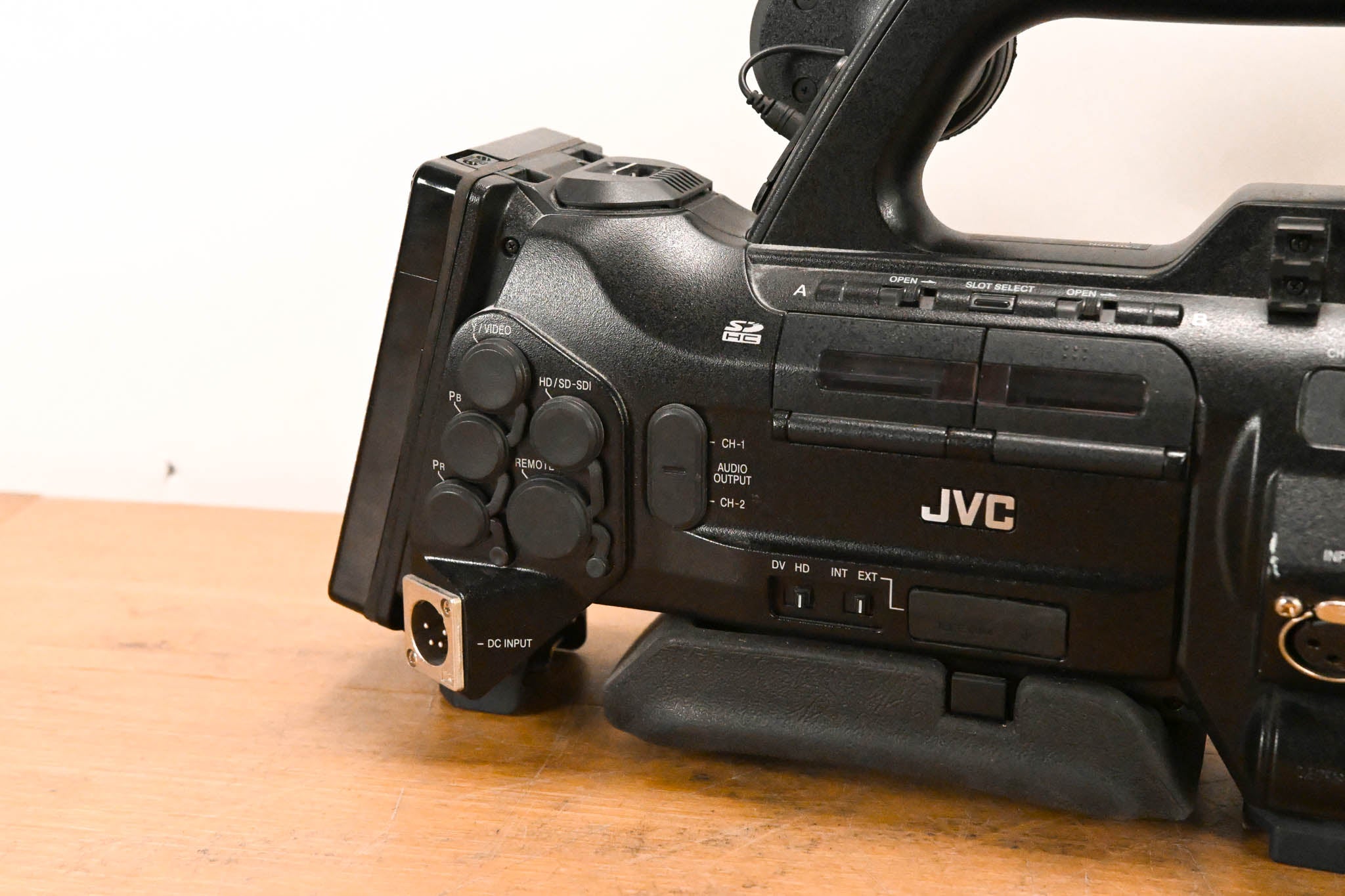 JVC GY-HM700CHU ProHD Compact Shoulder Solid State Camcorder