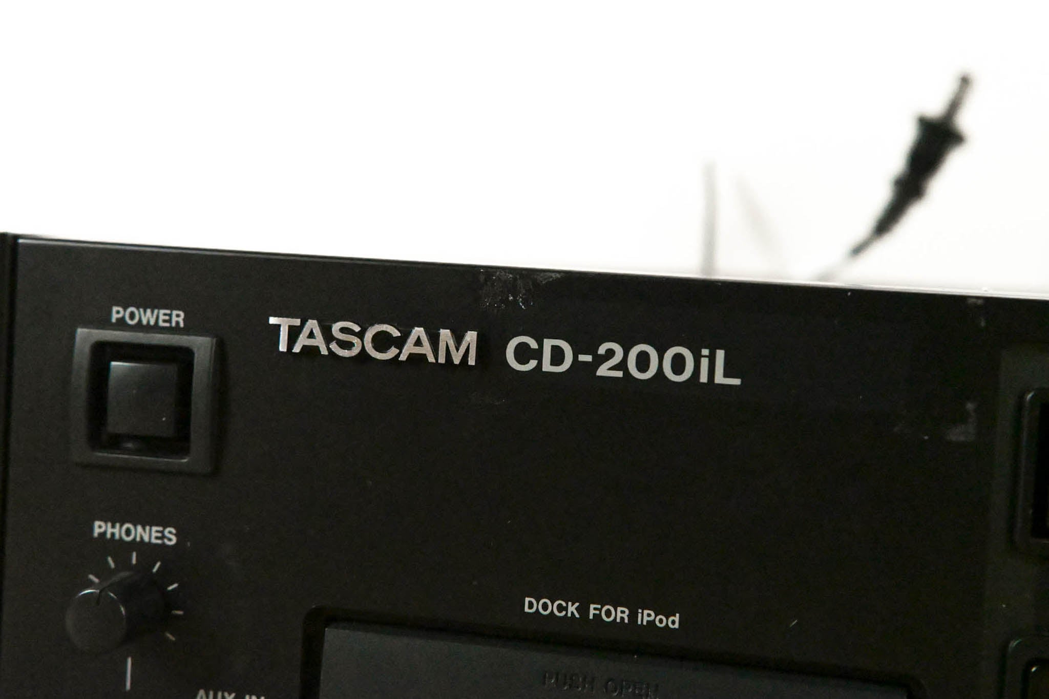 TASCAM CD-200iL Professional CD Player & iPod Dock