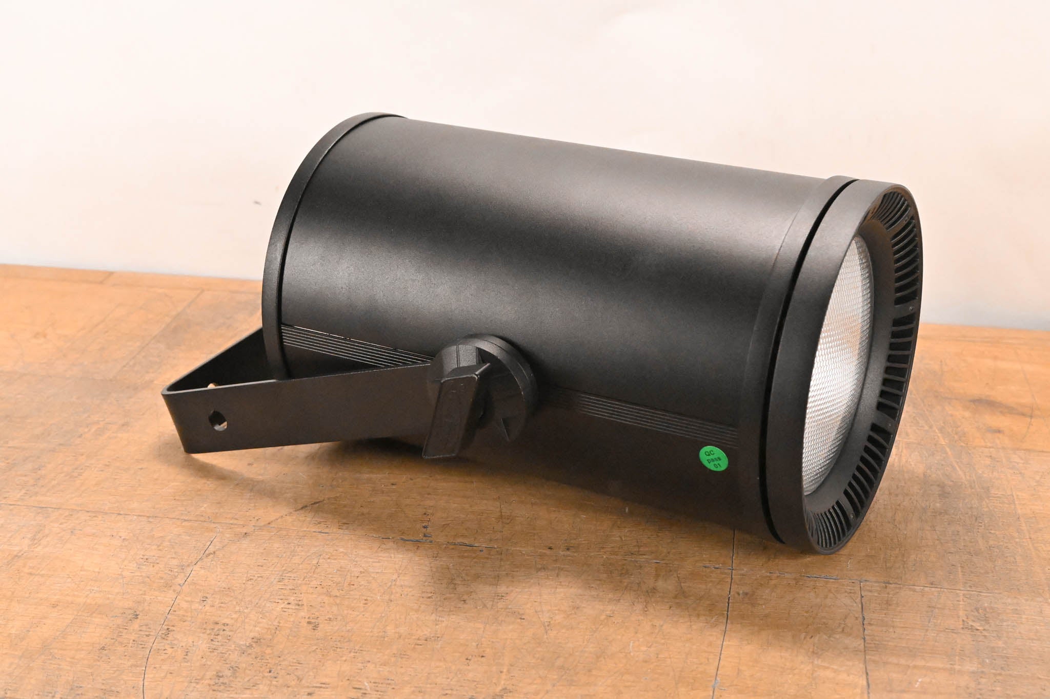 Elation Fuze Pendant 230W RGBWL LED House Light Fixture (NO PSU)