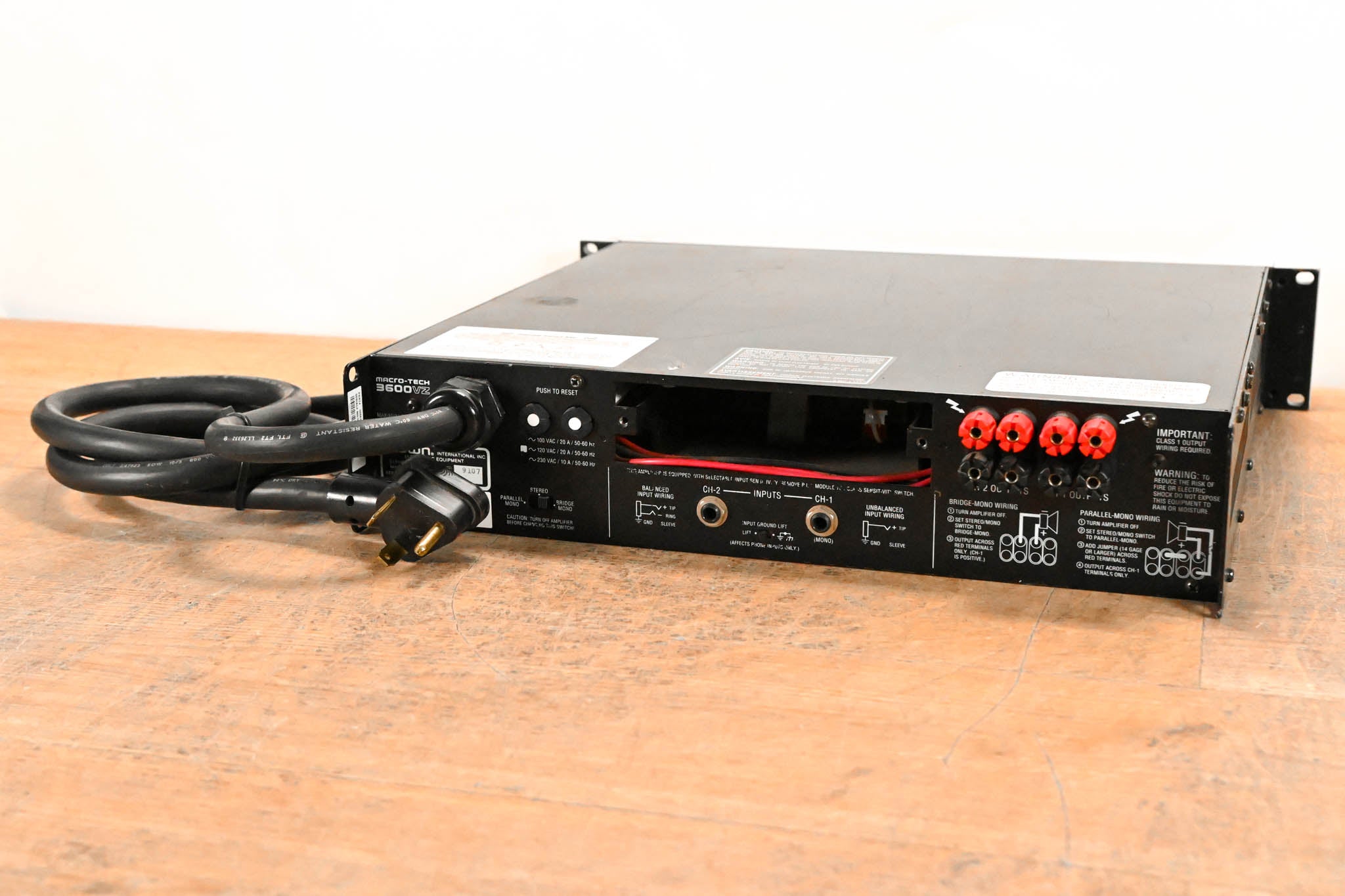 Crown Macro-Tech 3600VZ 2-Channel Power Amplifier