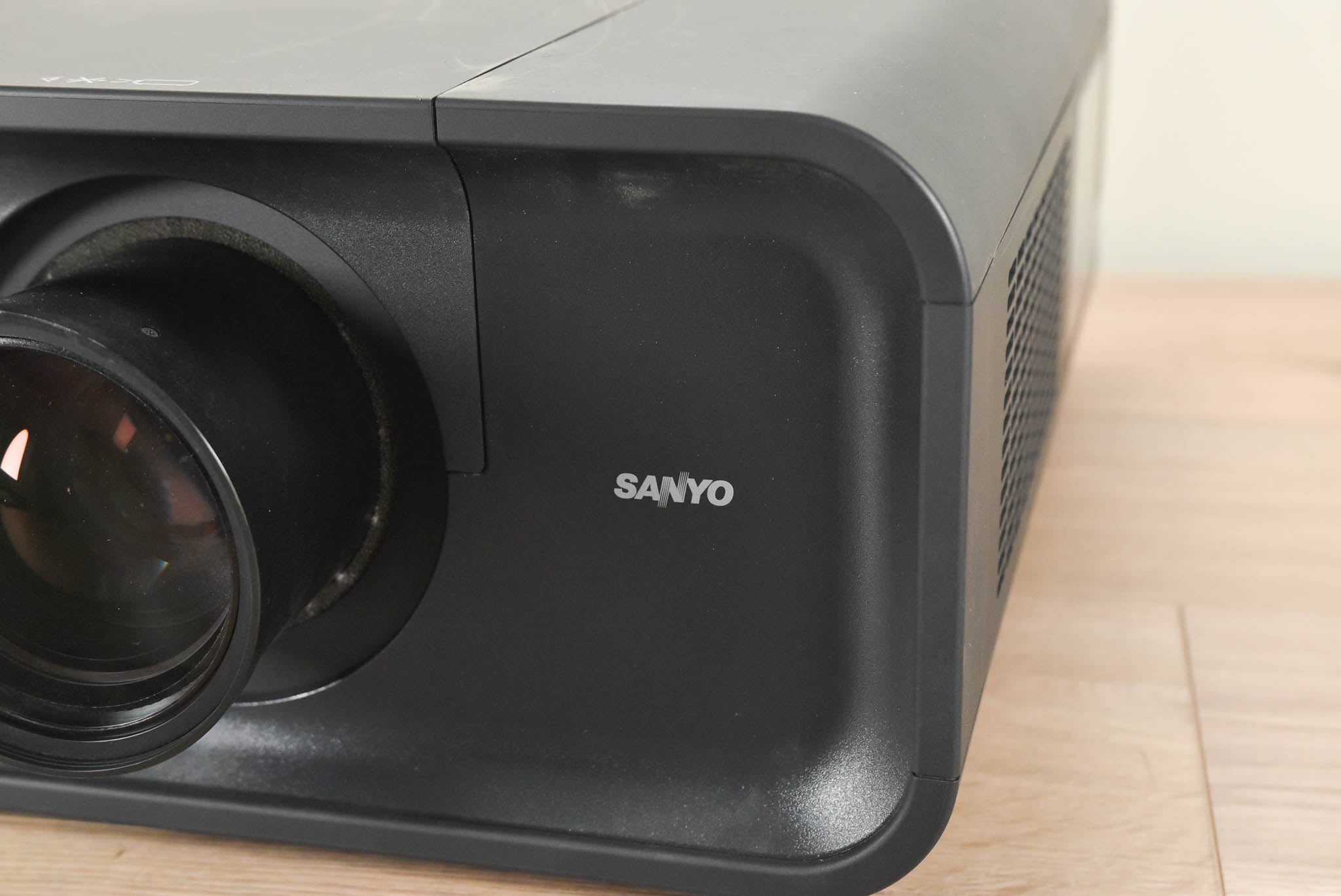 SANYO PLC-XP200L 3LCD XGA Large Venue Projector with Lens