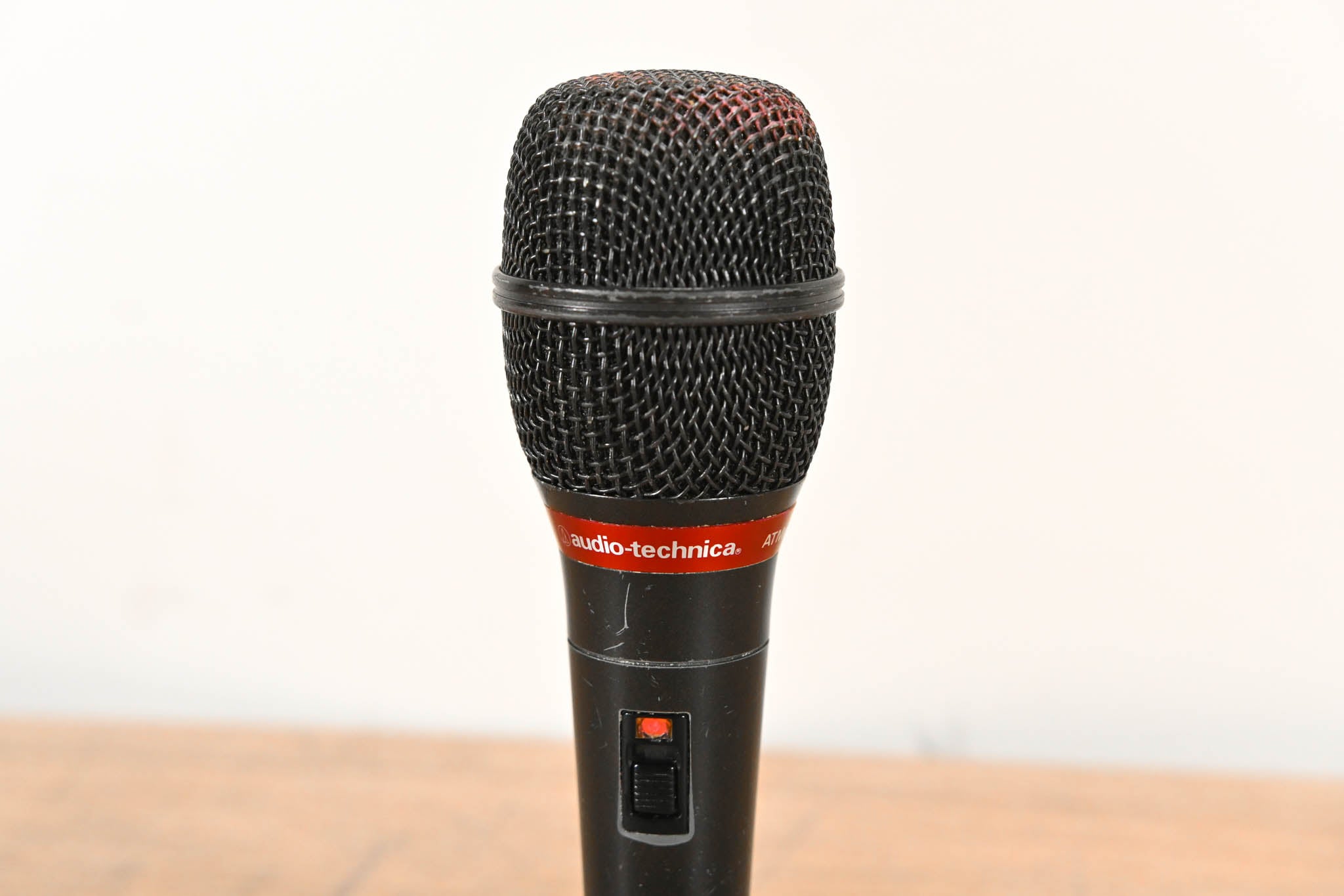 Audio-Technica ATM61HE/S Hypercardioid Dynamic Handheld Microphone