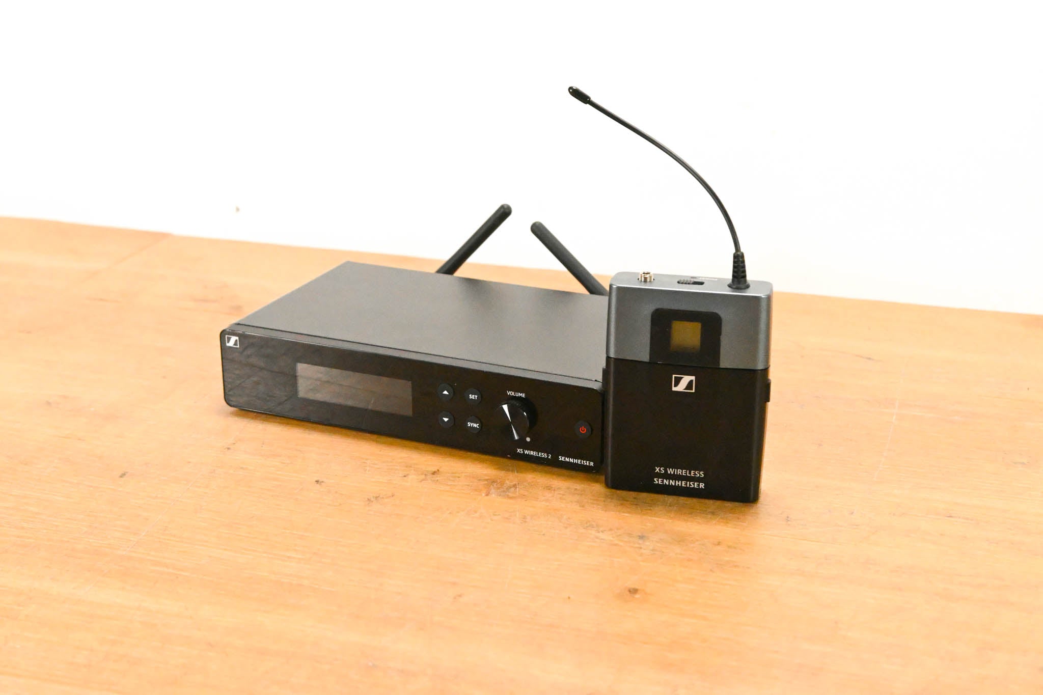 Sennheiser EM-XSW 2 Receiver w/ SK-XSW Bodypack A Range NO POWER SUPPLY