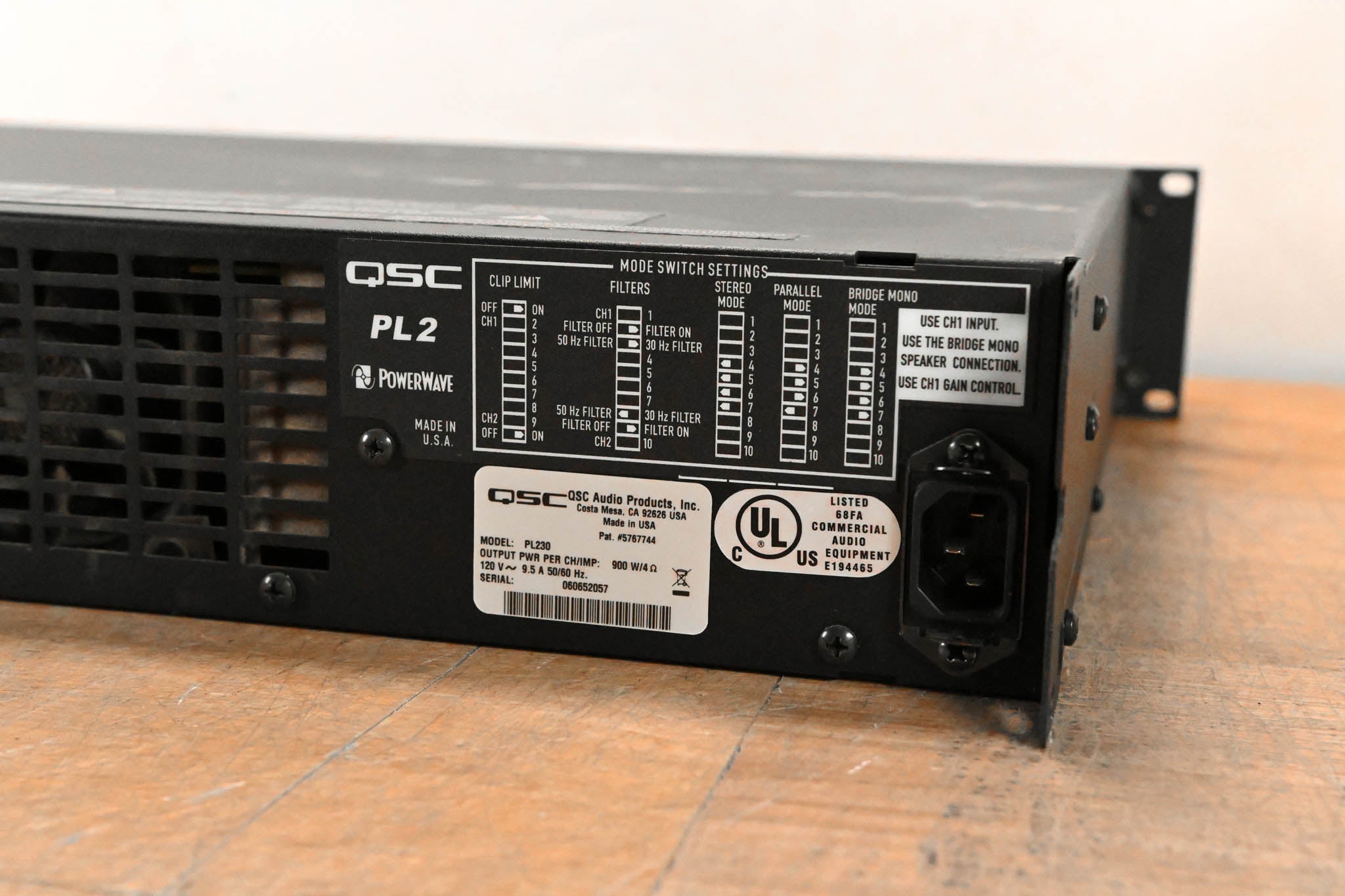 QSC PL230 PowerLight 2 Series 2-Channel 1500W Power Amplifier