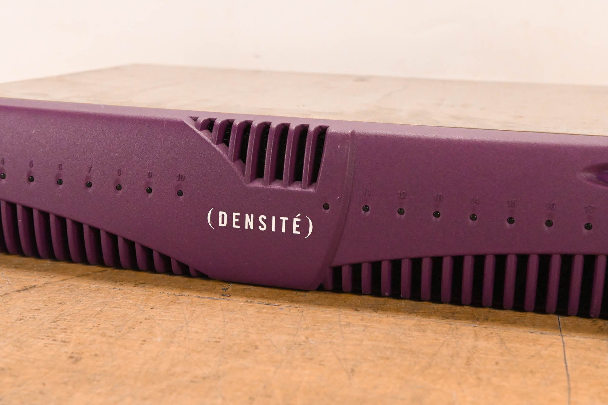 Miranda Densité Housing Frame w/ Cards