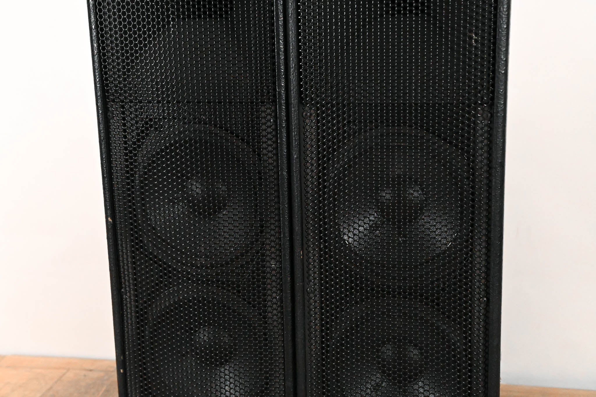 EAW UB52 Two-Way Full-Range Loudspeaker (PAIR)