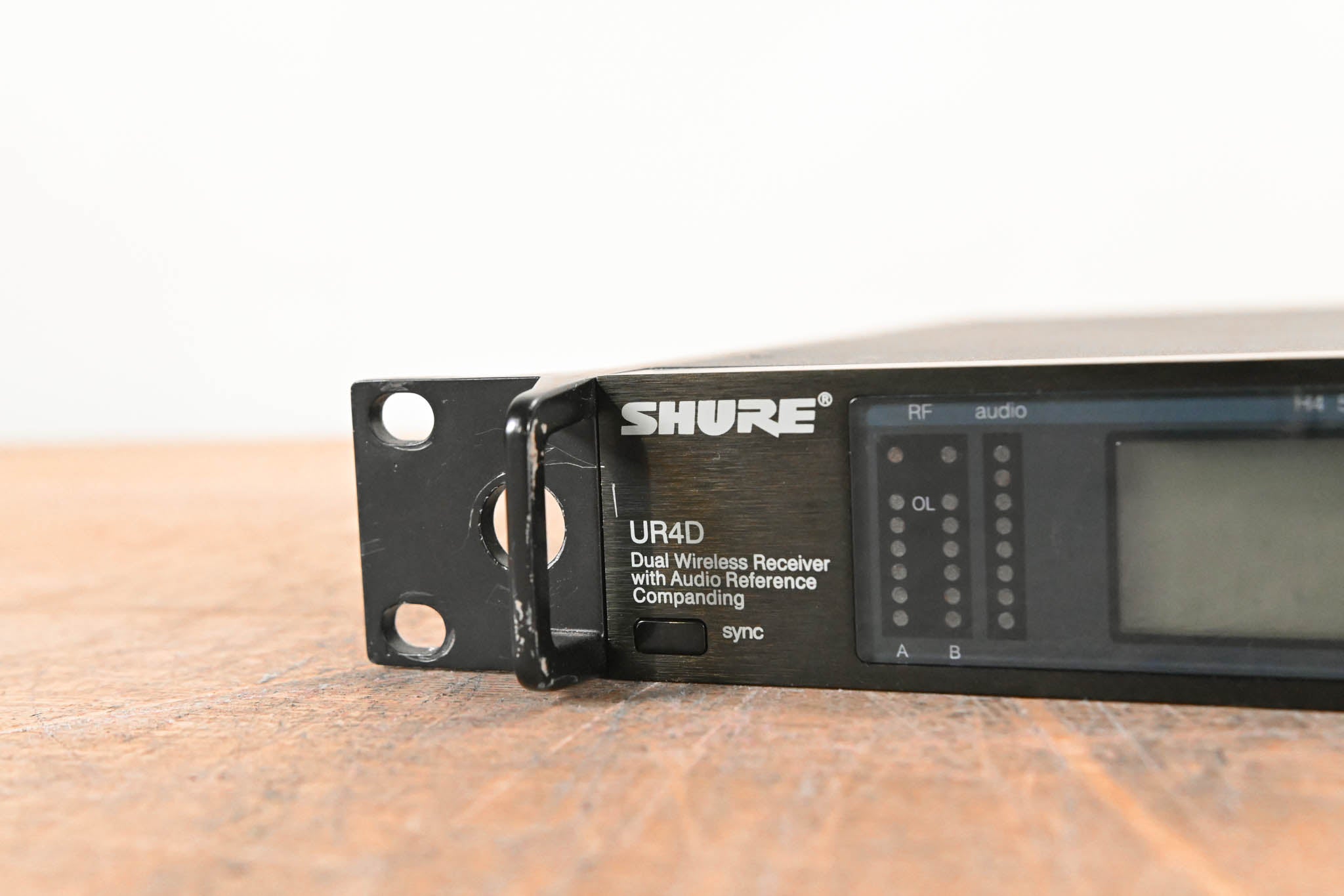 Shure UR4D Dual Wireless Receiver - H4 Band: 518-578 MHz