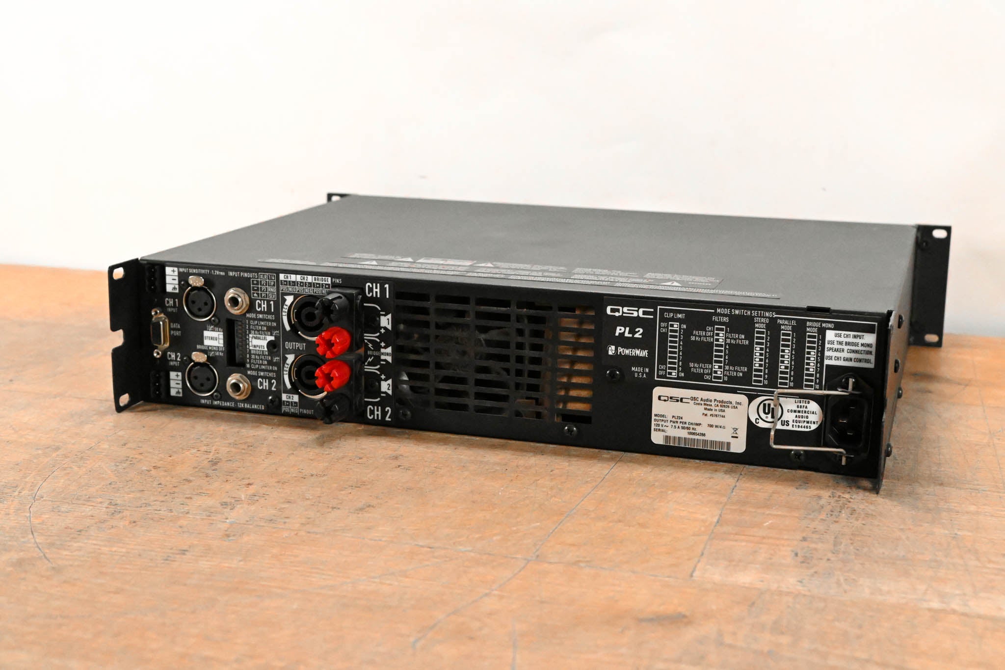 QSC PL224 PowerLight 2 Series 2-Channel Power Amplifier