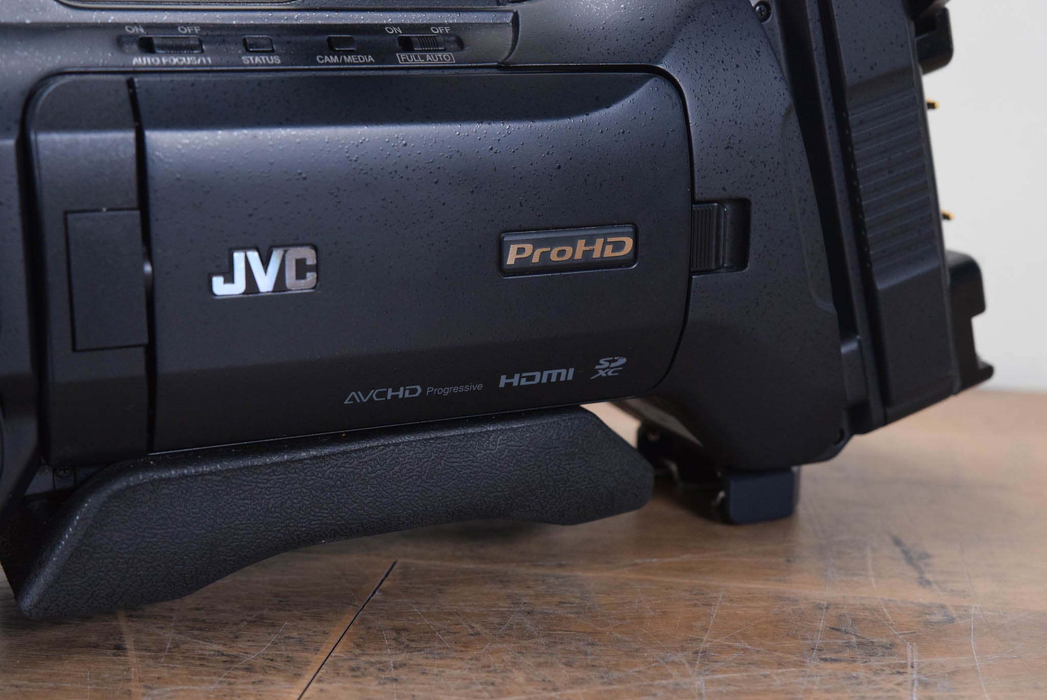 JVC GY-HM850CHU ProHD Compact Shoulder Mount Camera