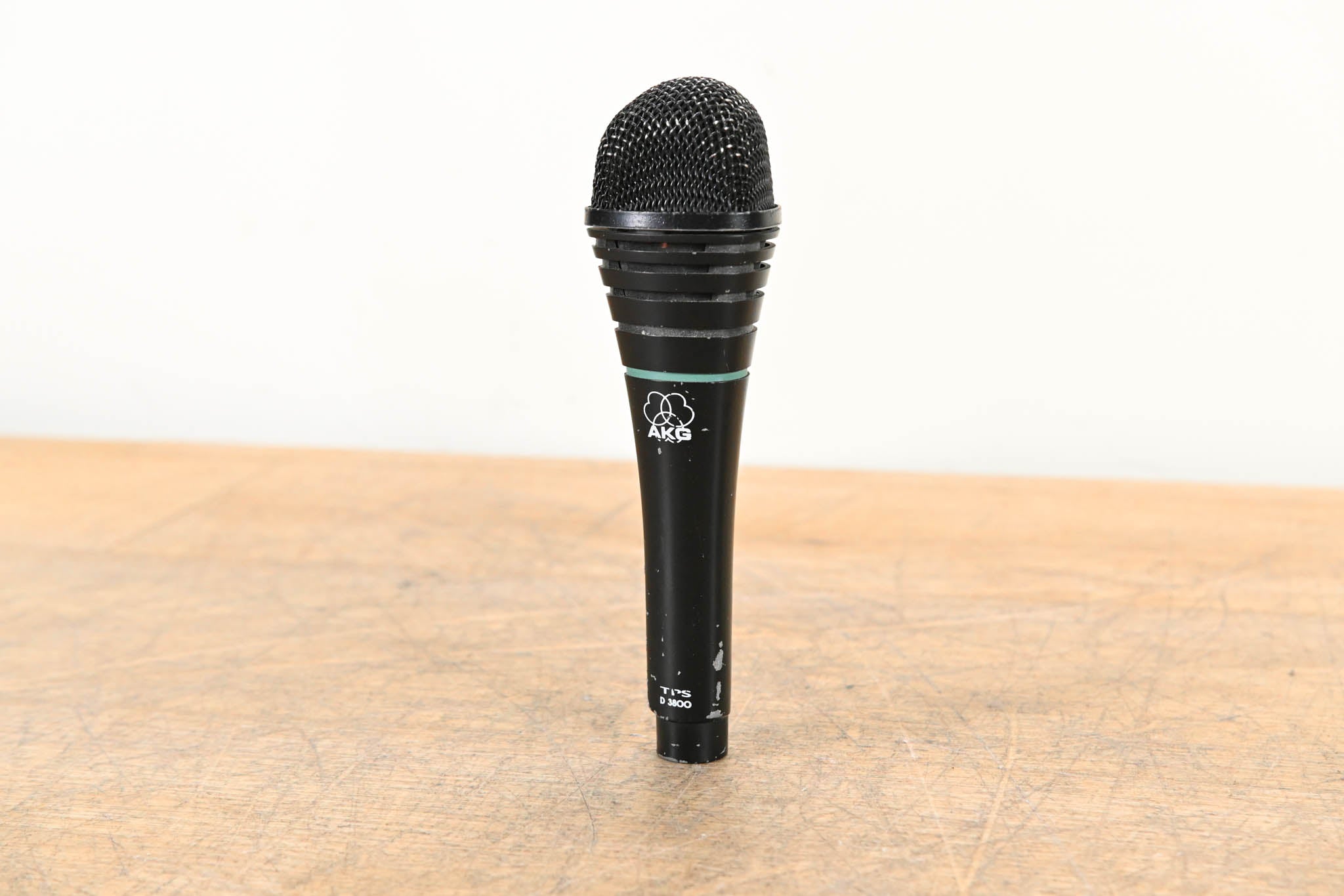 AKG D3800 Dynamic Hypercardioid Microphone