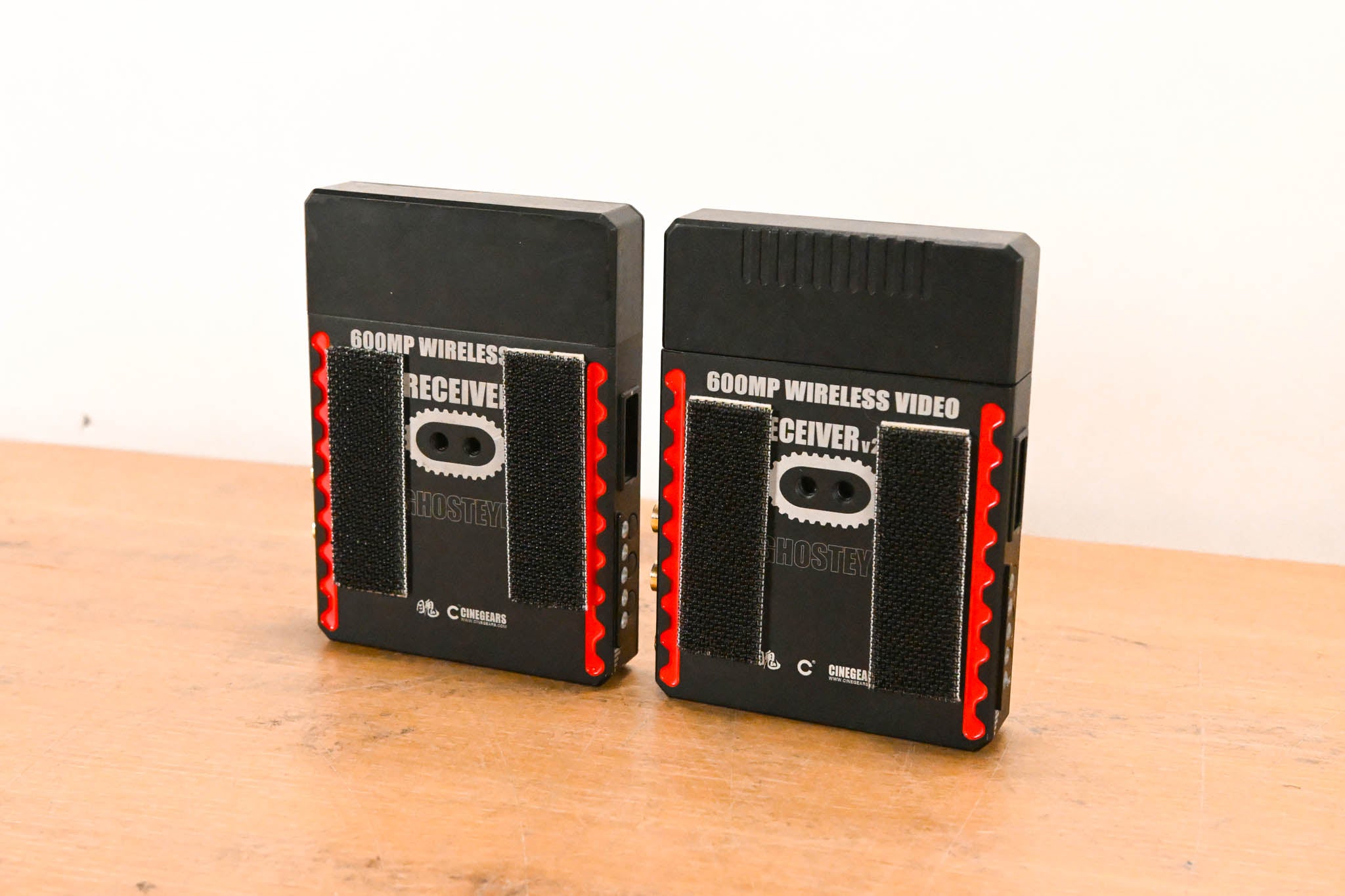 CINEGEARS Ghost-Eye 600MP v2 Wireless Video Transmission Kit w/ two RX