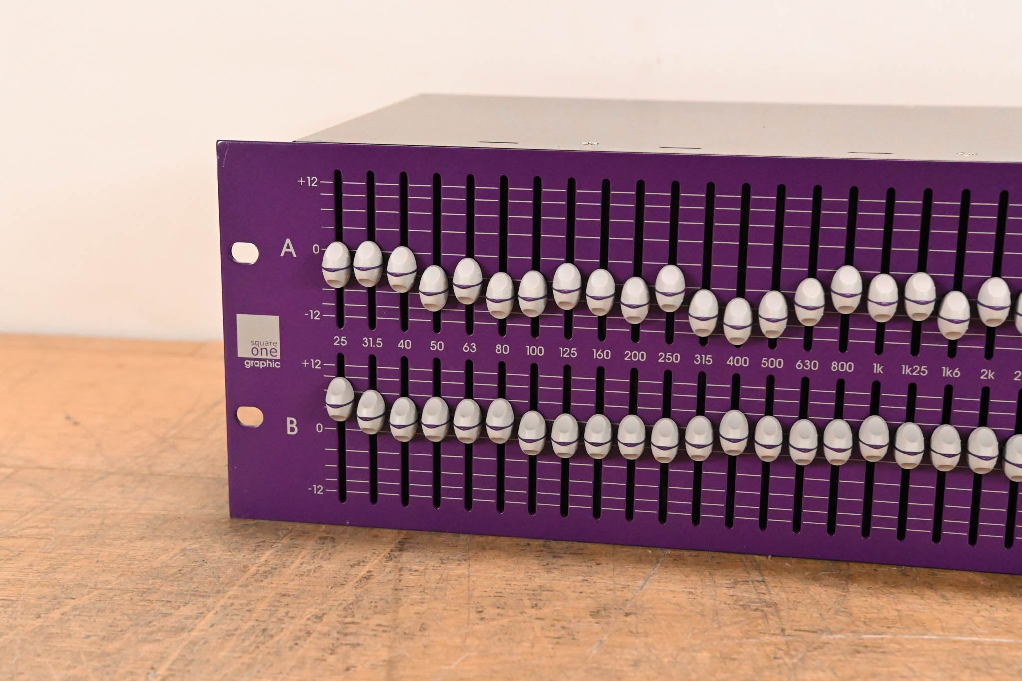 Klark Teknik SQ1G Square ONE Graphic 2-Channel 30-Band Graphic Equalizer