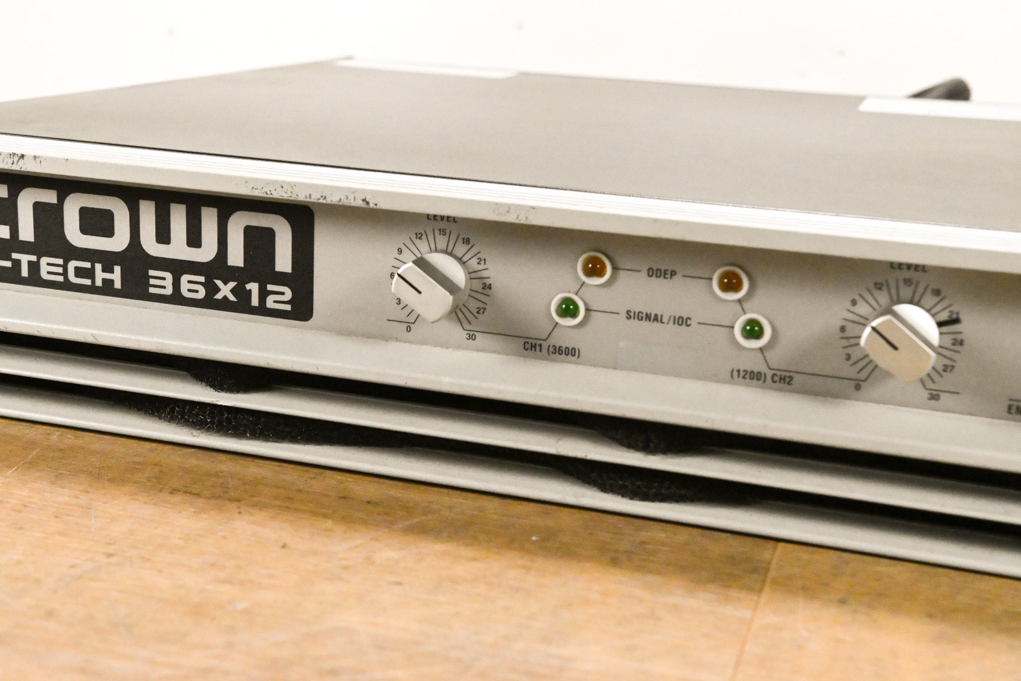 Crown Macro-Tech 36x12 2-Channel Power Amplifier