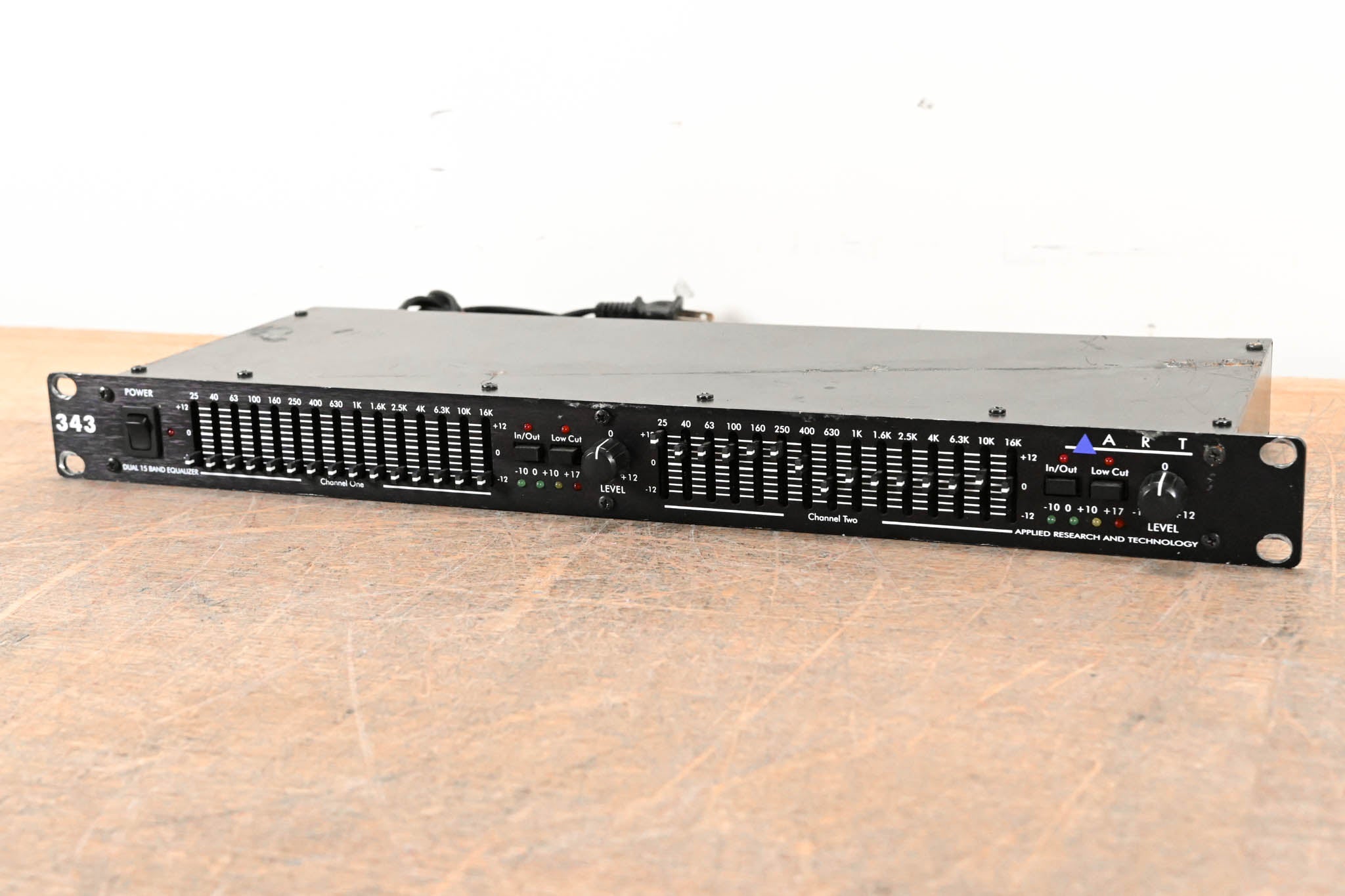 ART 343 Dual-Channel 15-Band Graphic Equalizer