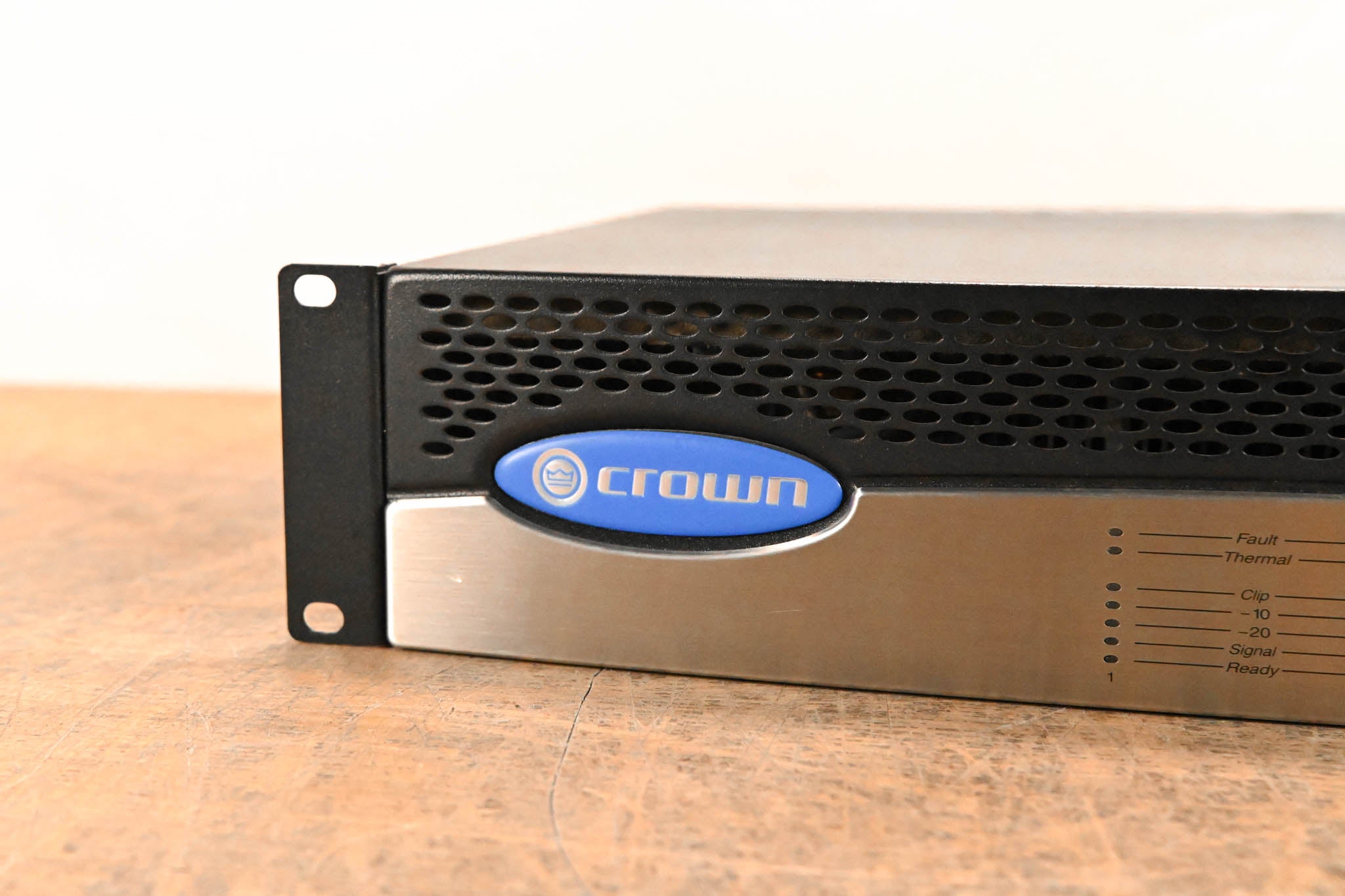 Crown CTs 600 Two-Channel 300W Power Amplifier